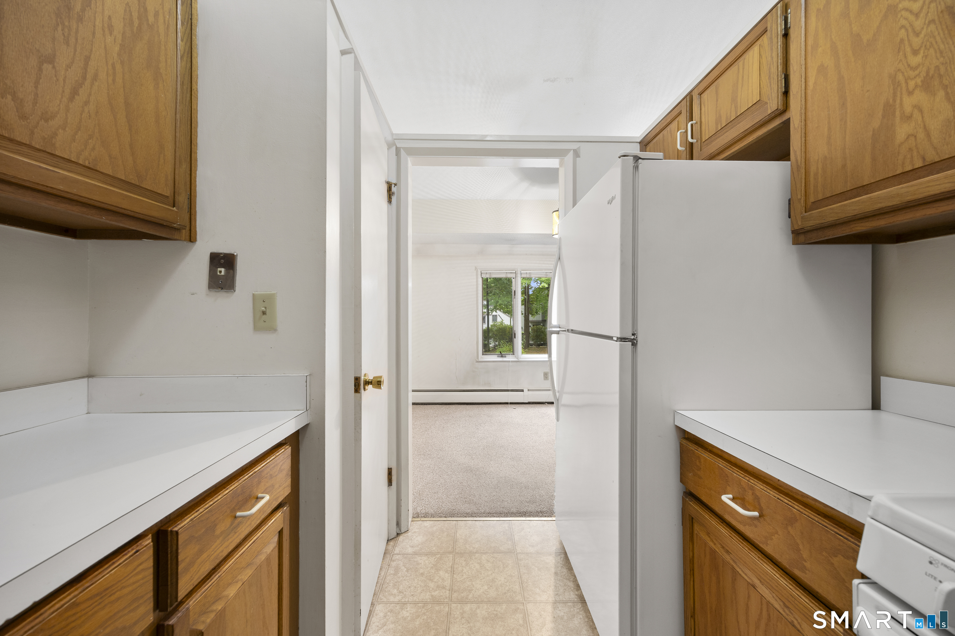 2 Earls F Court Property Photo 9