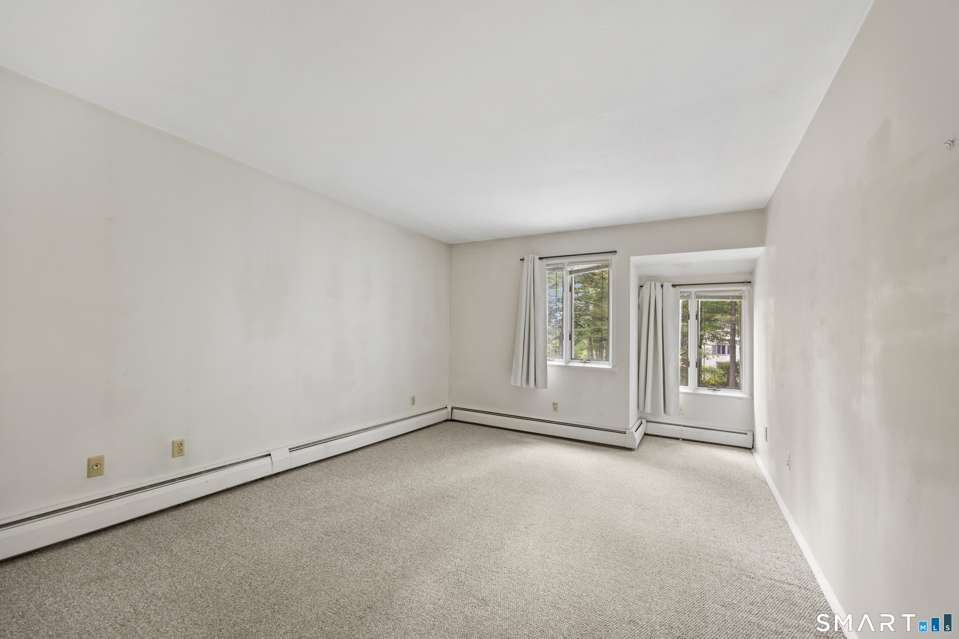 2 Earls F Court Property Photo 11
