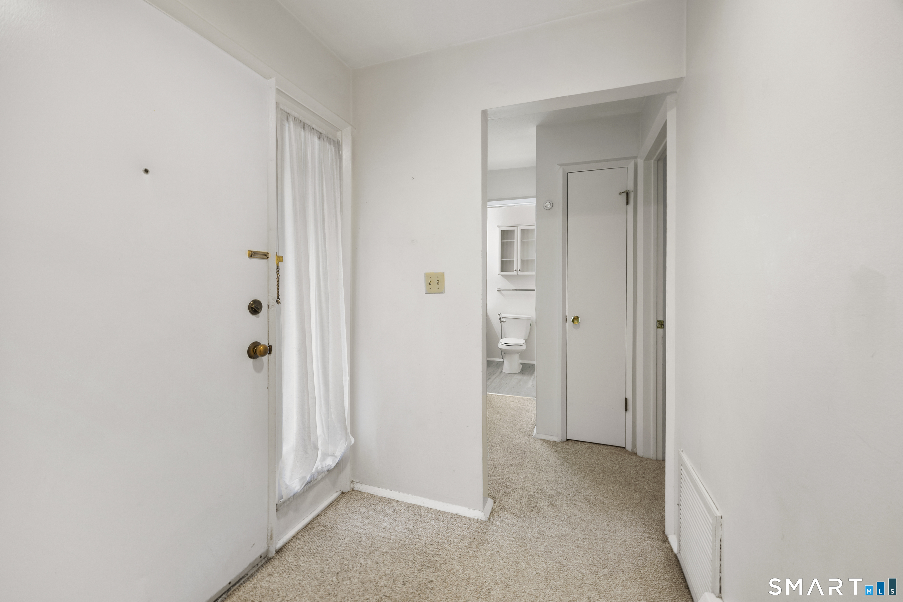 2 Earls F Court Property Photo 13