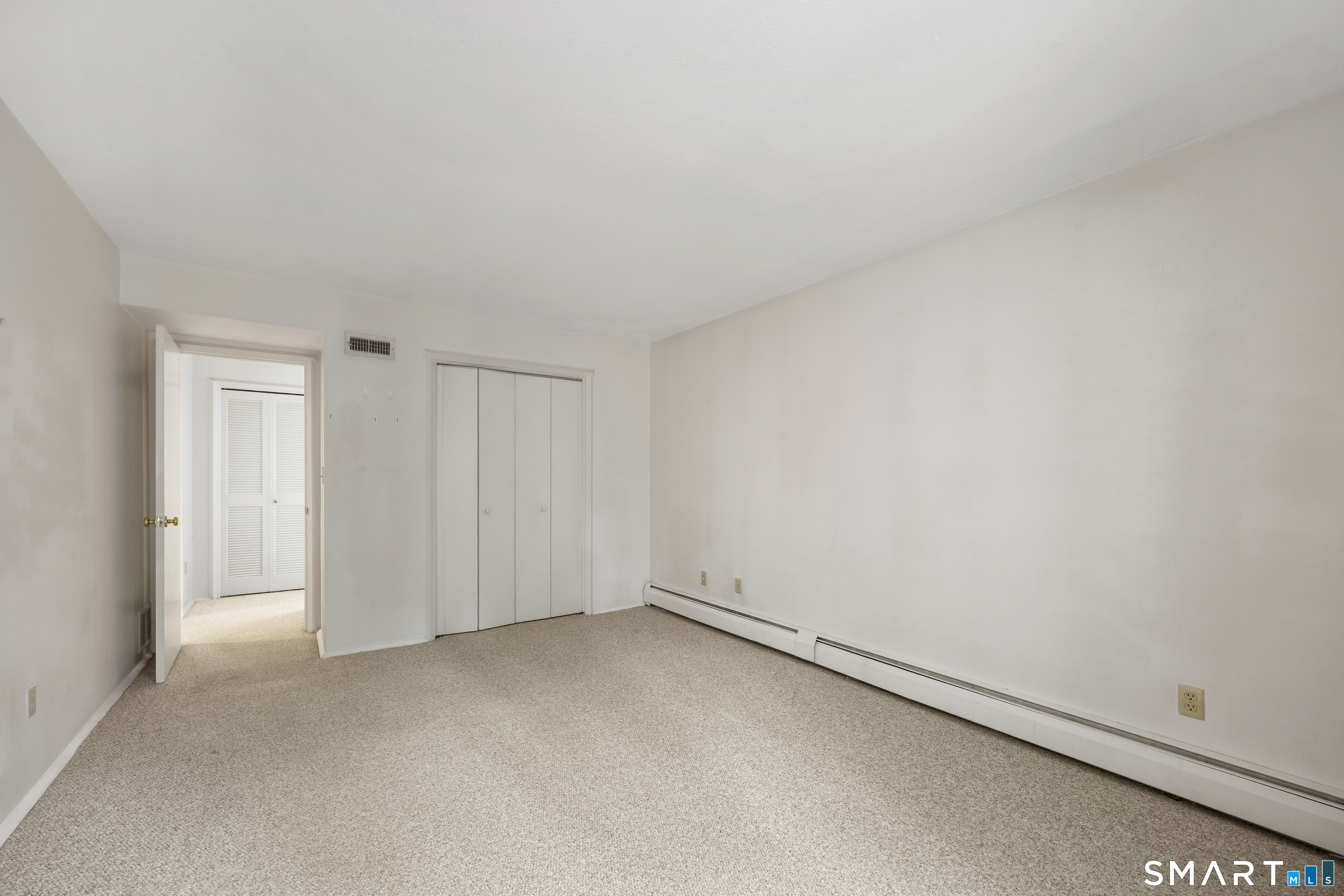 2 Earls F Court Property Photo 15