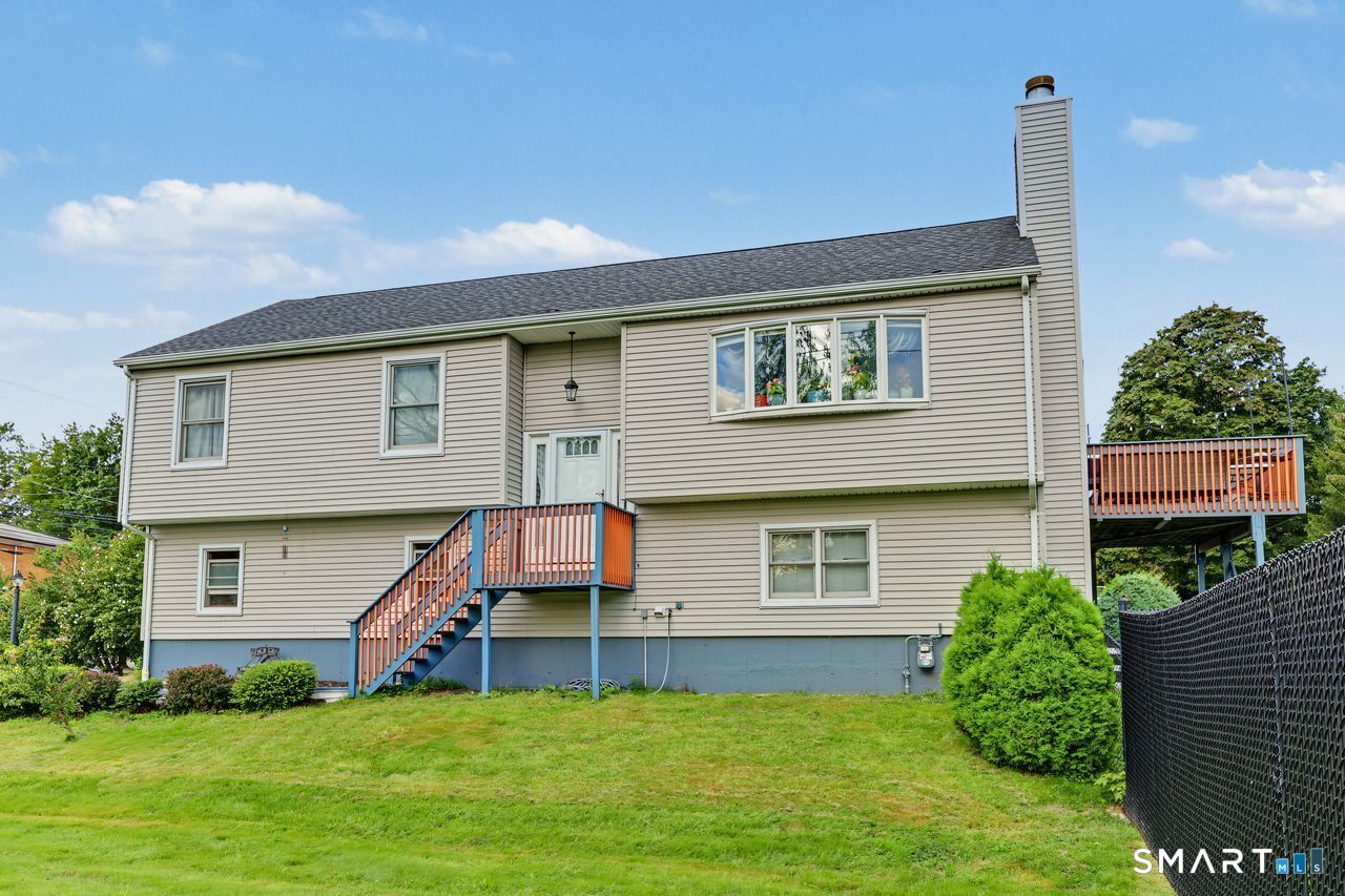 914 Longbrook Avenue Property Photo 3