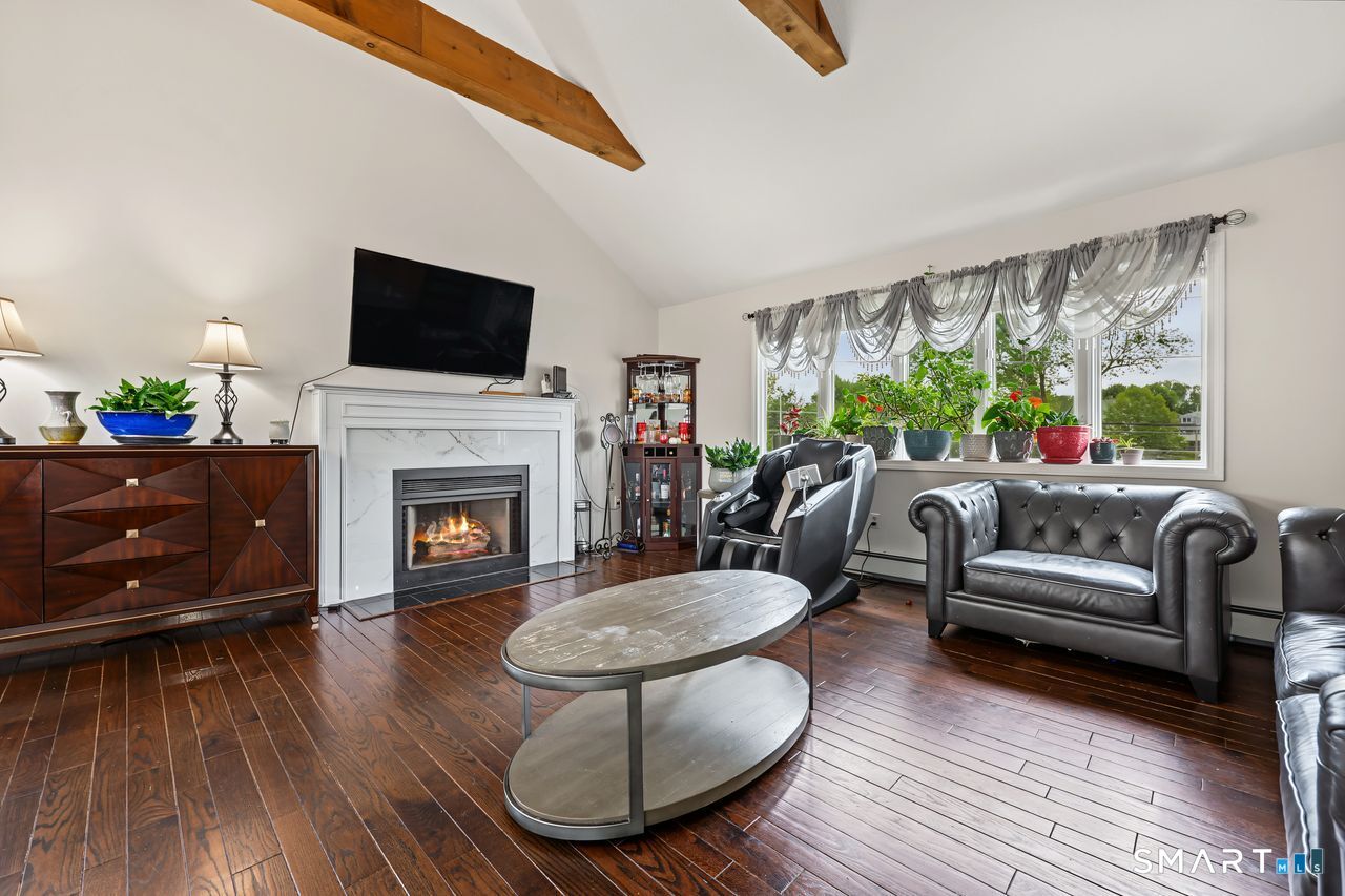 914 Longbrook Avenue Property Photo 13