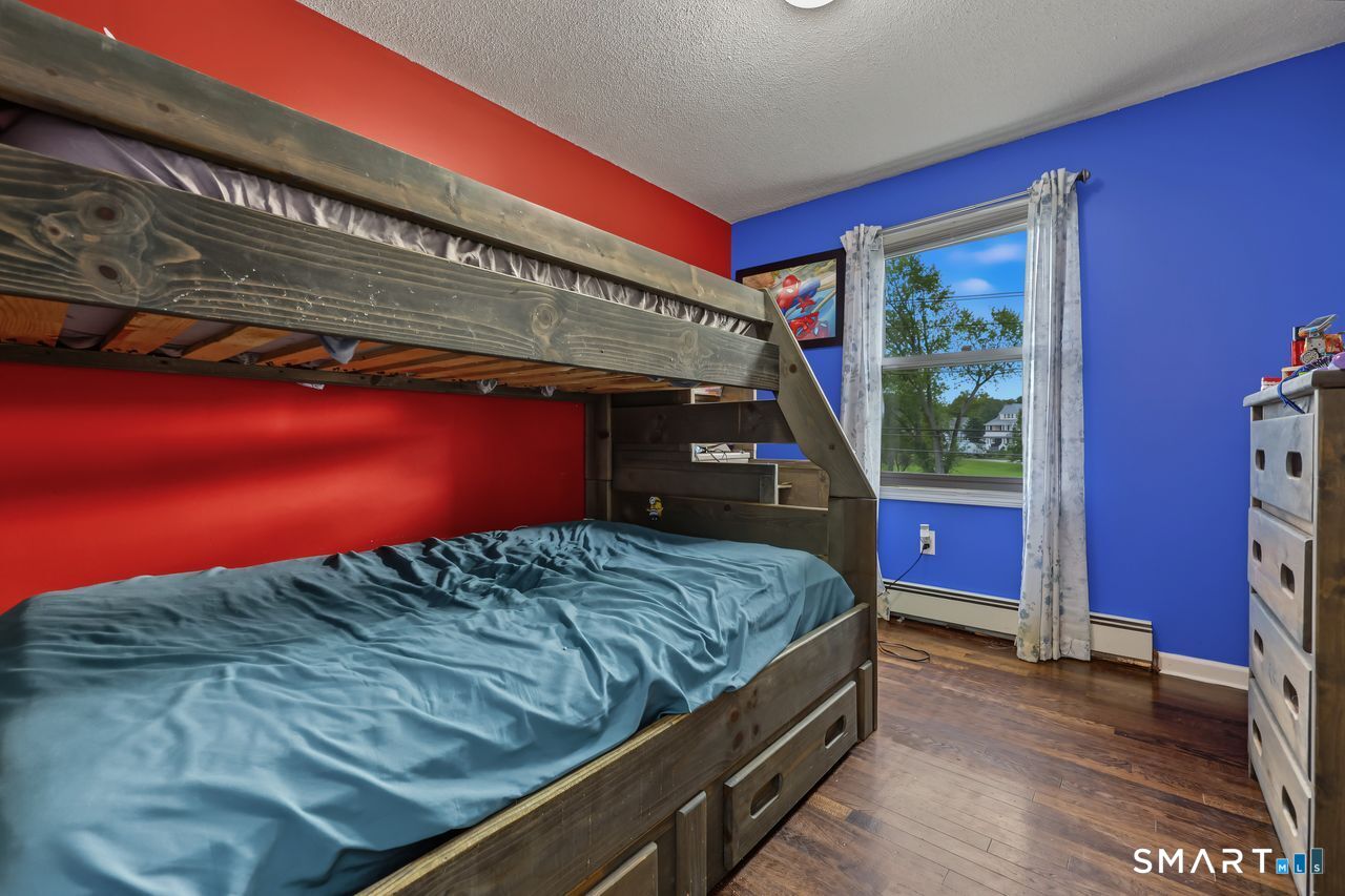 914 Longbrook Avenue Property Photo 19