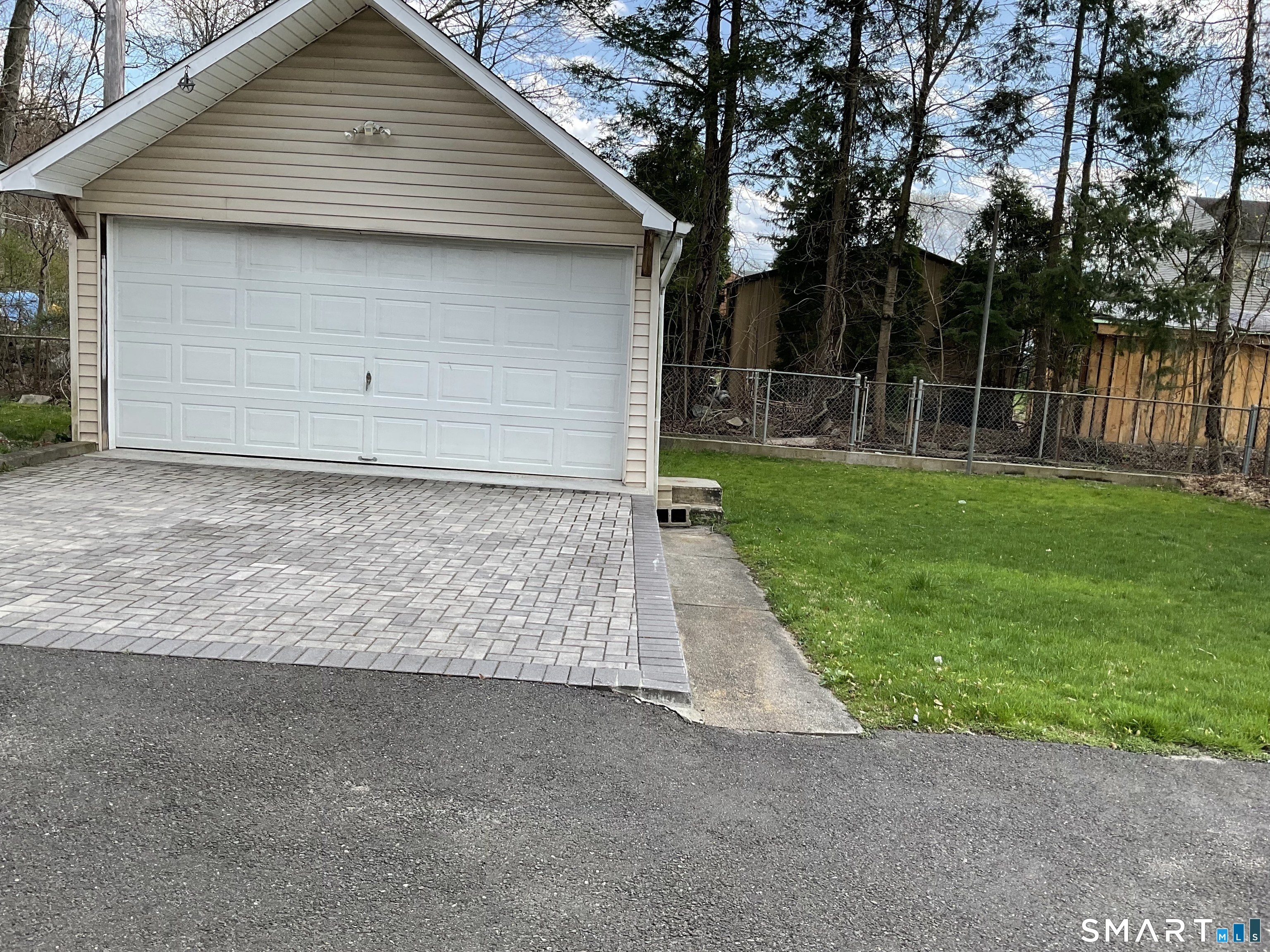 37 Homestead Avenue Property Photo 2