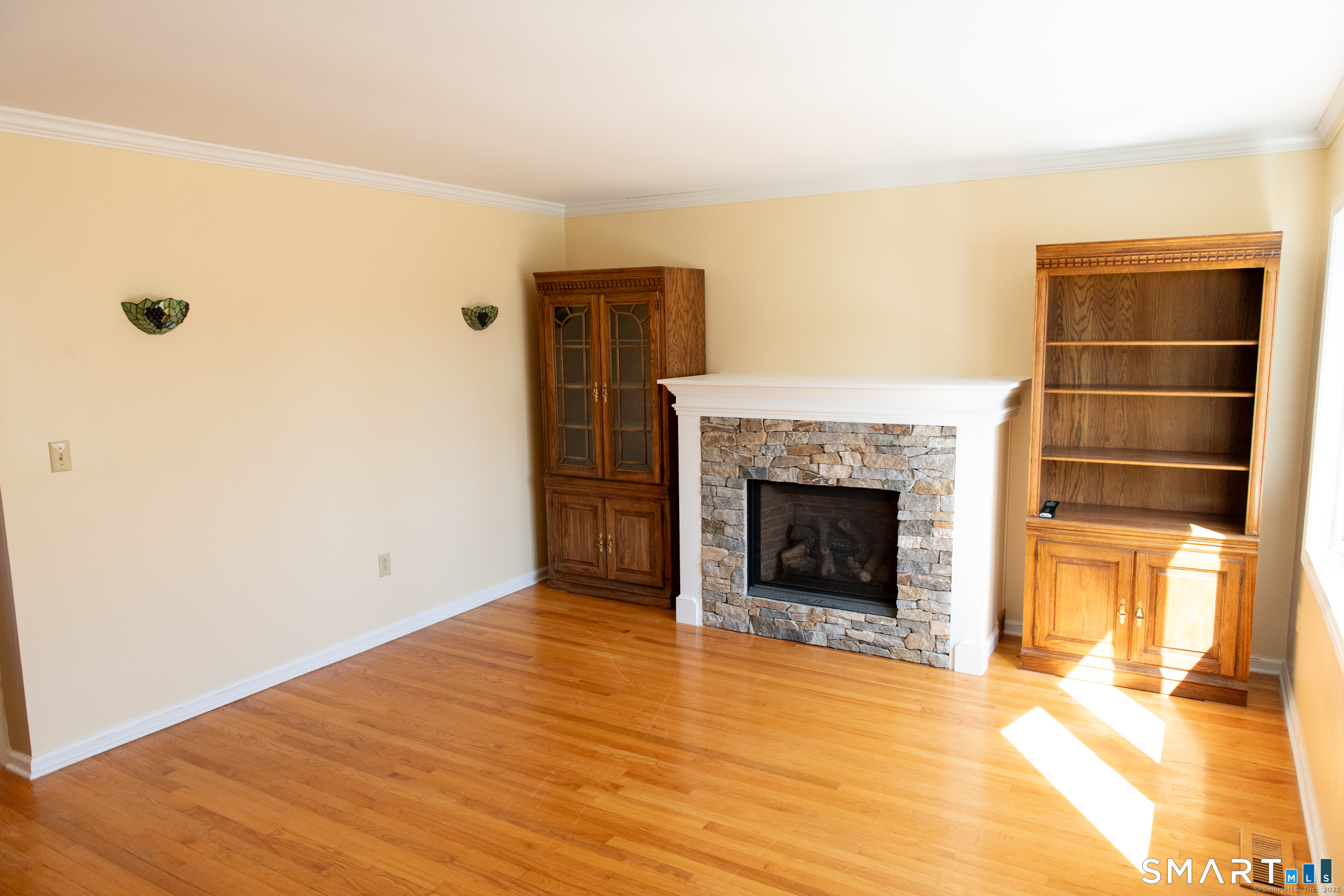 34 Center Avenue Property Photo 6