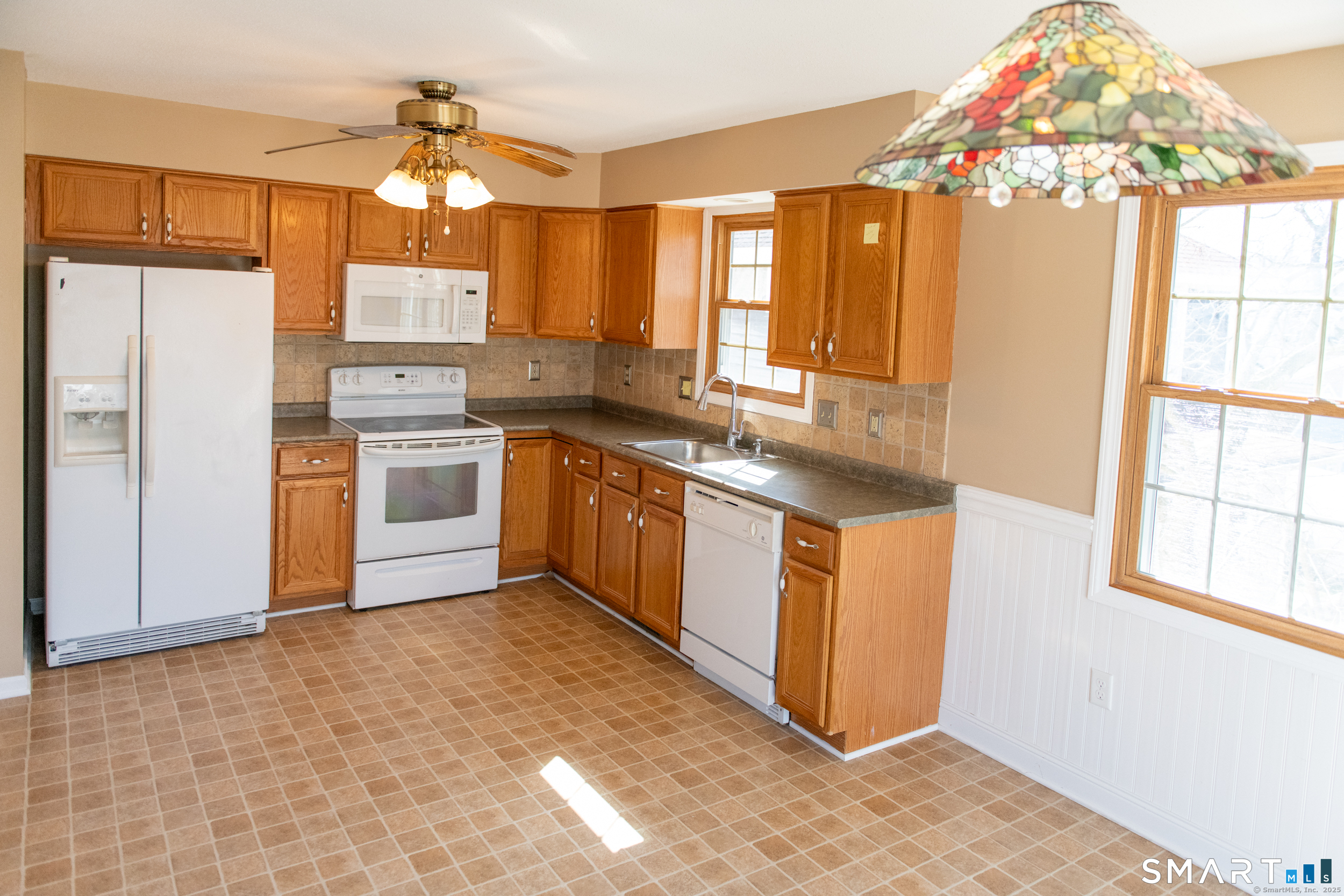 34 Center Avenue Property Photo 7