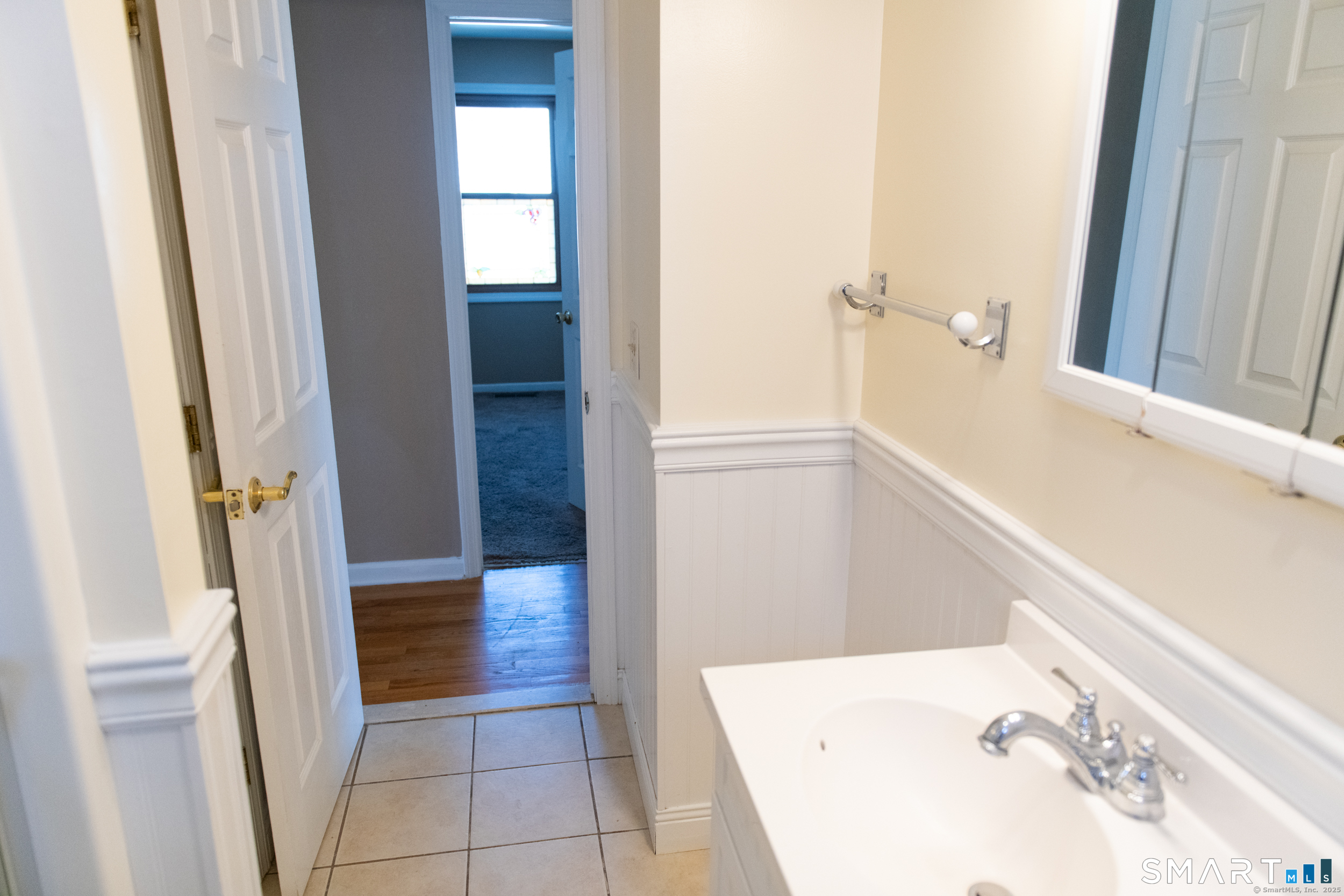 34 Center Avenue Property Photo 10