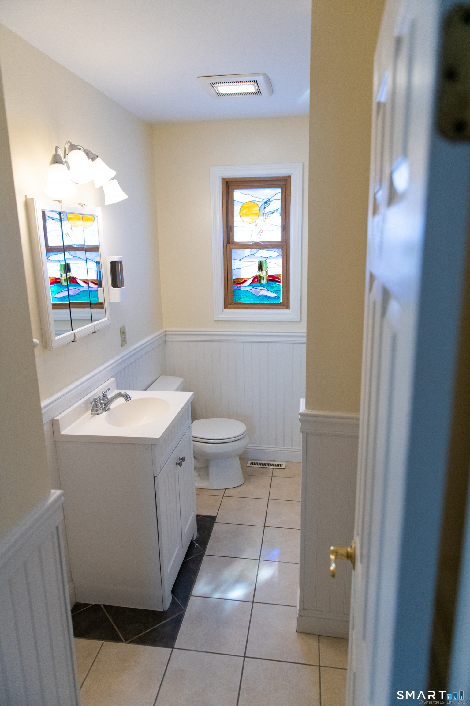 34 Center Avenue Property Photo 11