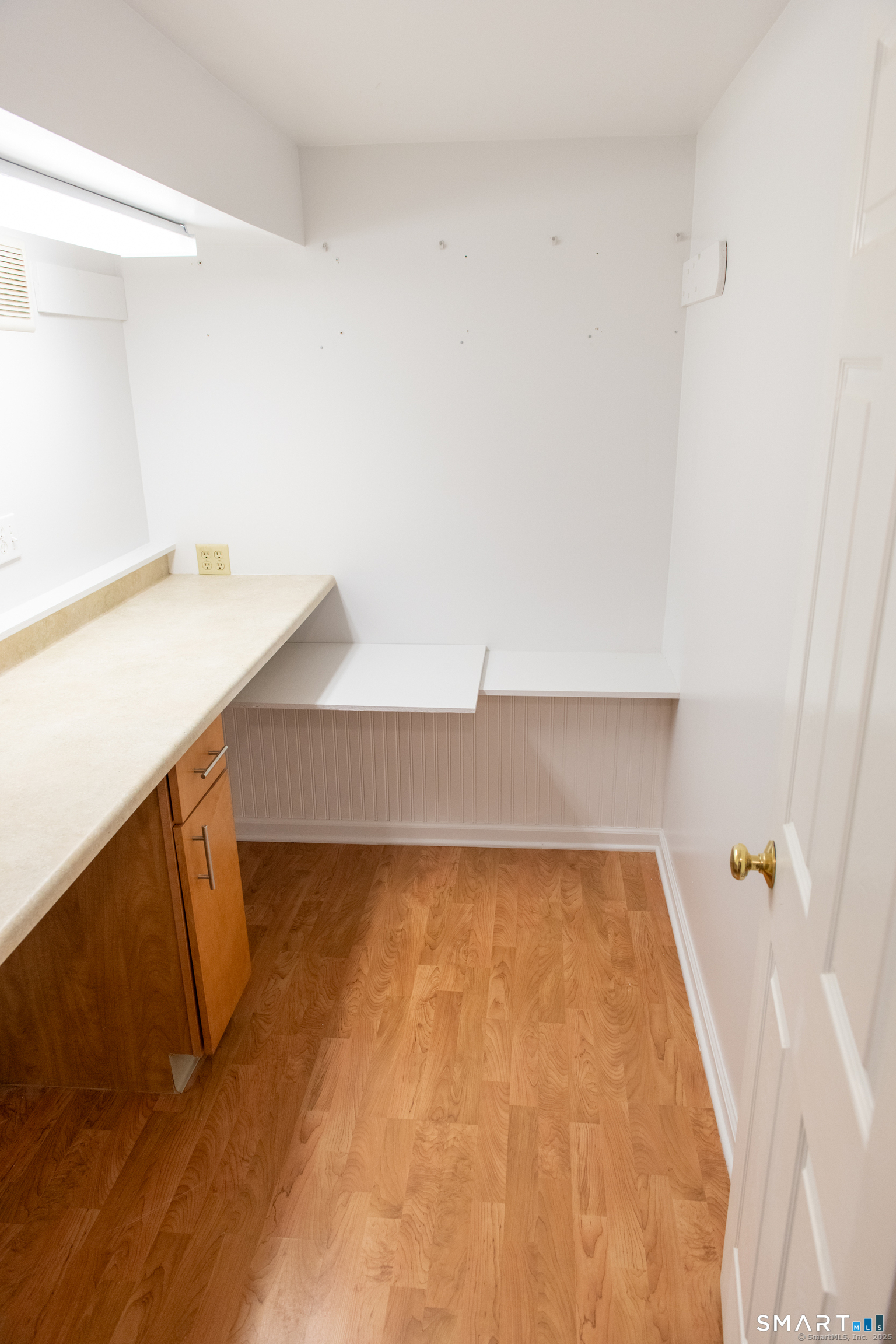 34 Center Avenue Property Photo 14