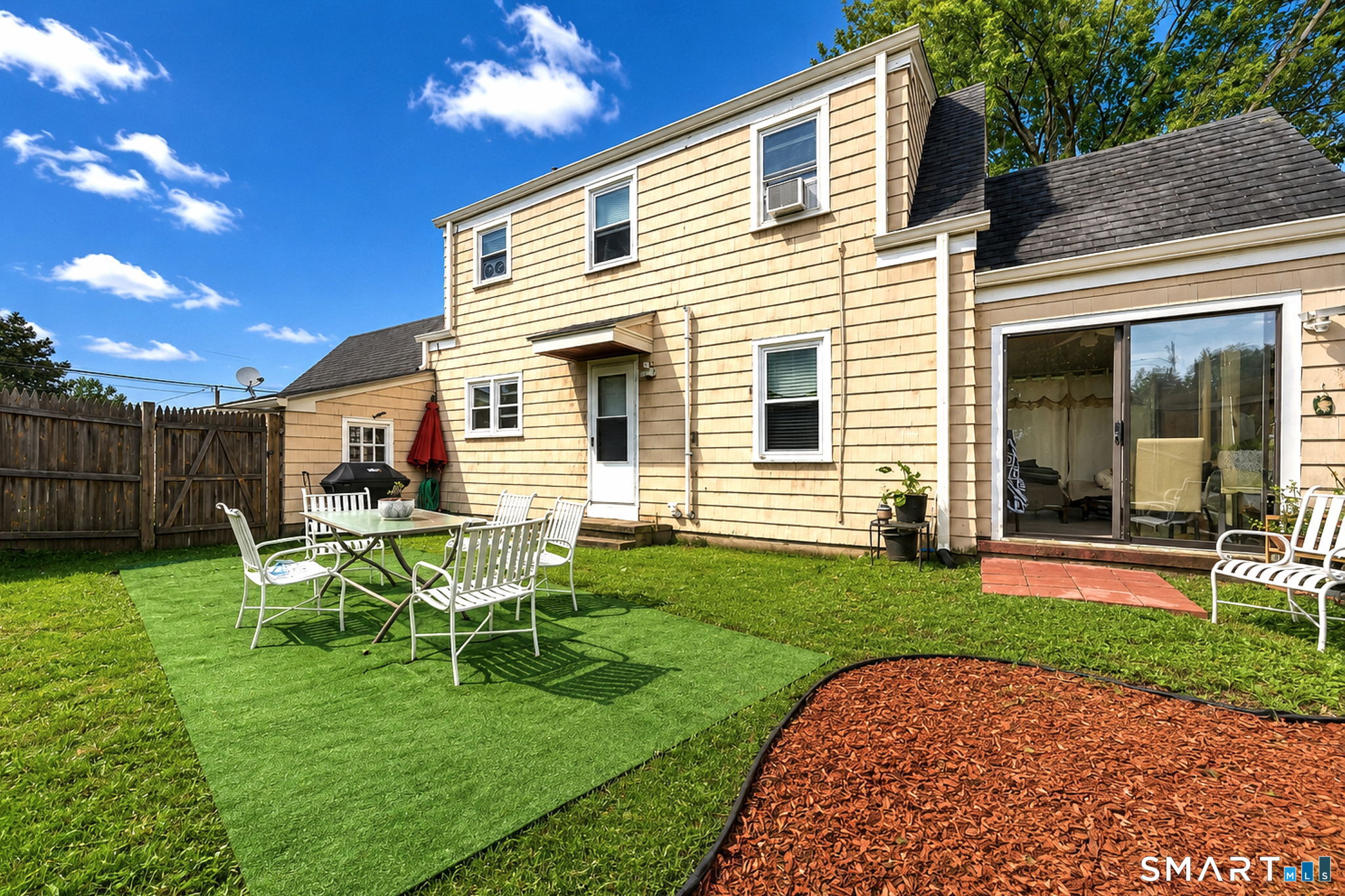 230 Highland Avenue Property Photo 8