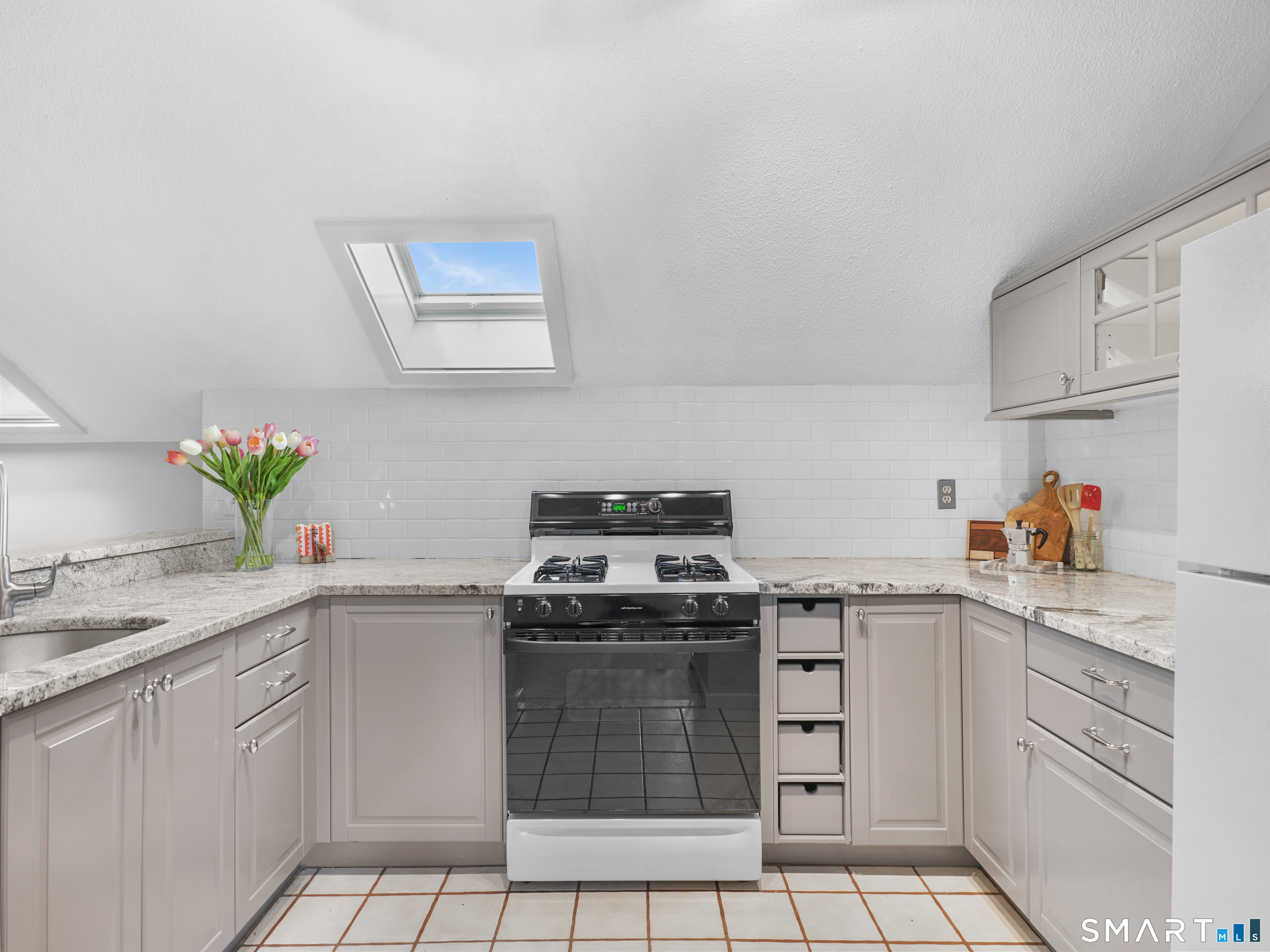 146 Everit E Street Property Photo 6