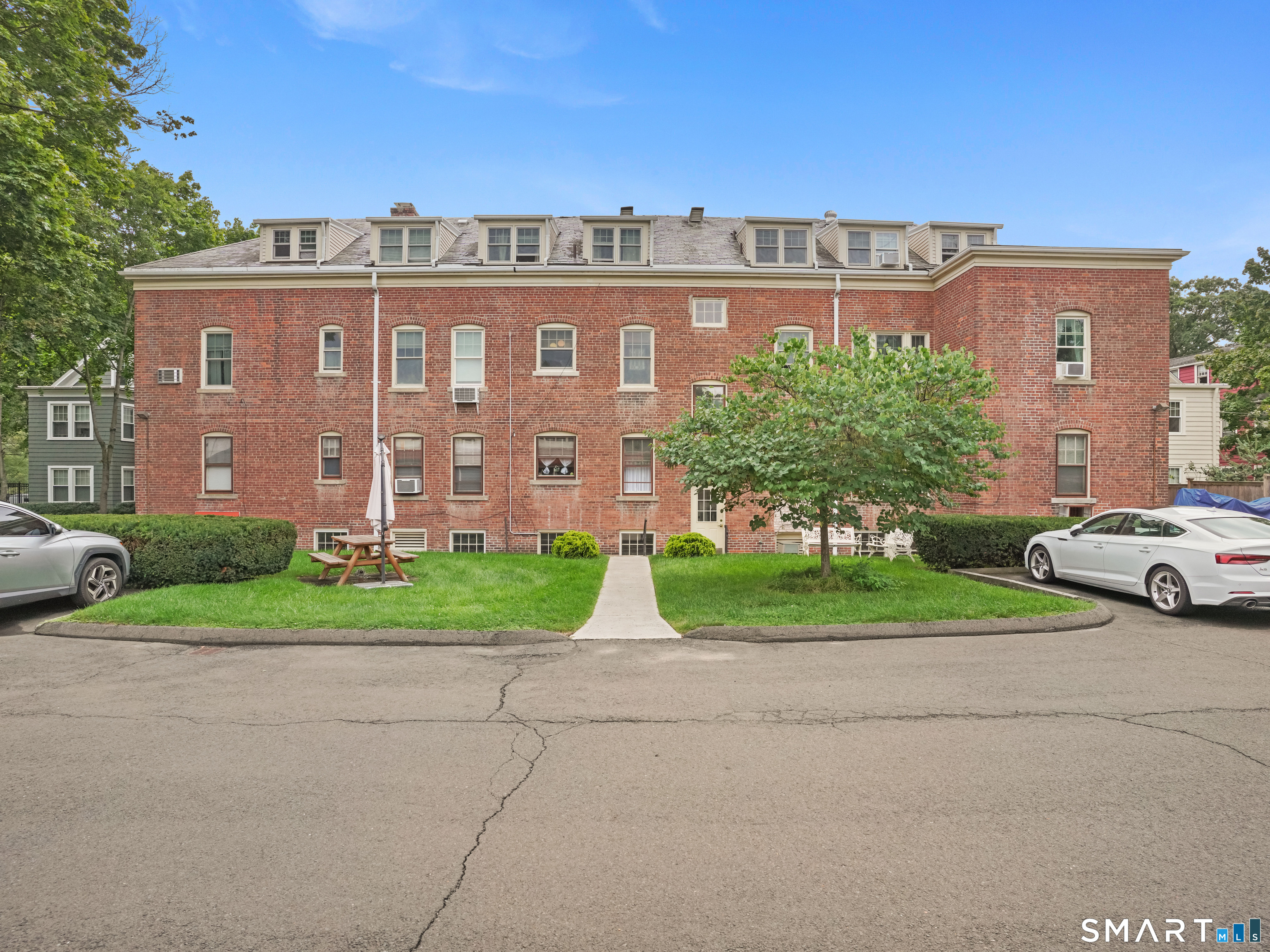 146 Everit E Street Property Photo 24