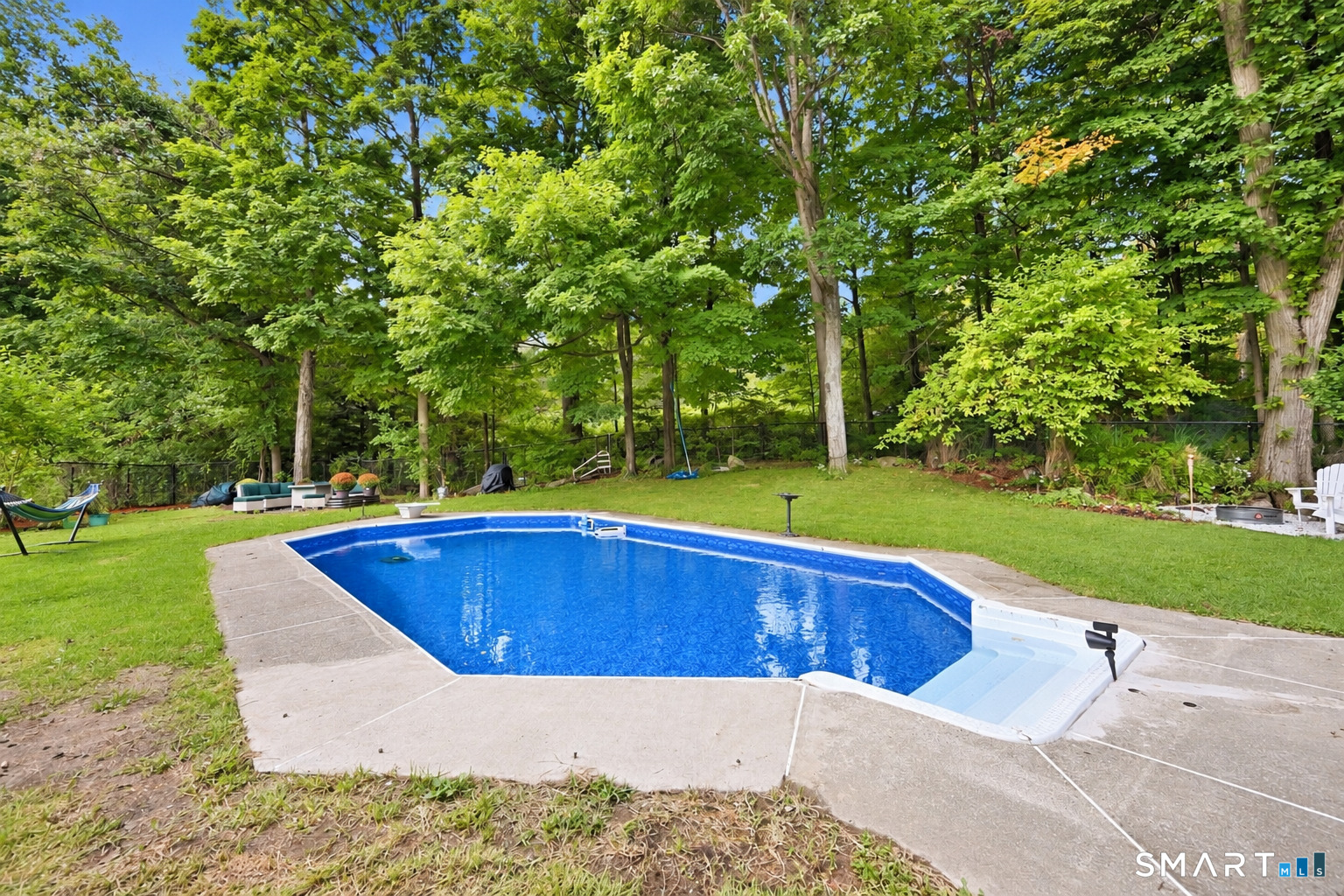 850 Litchfield Turnpike Property Photo 32