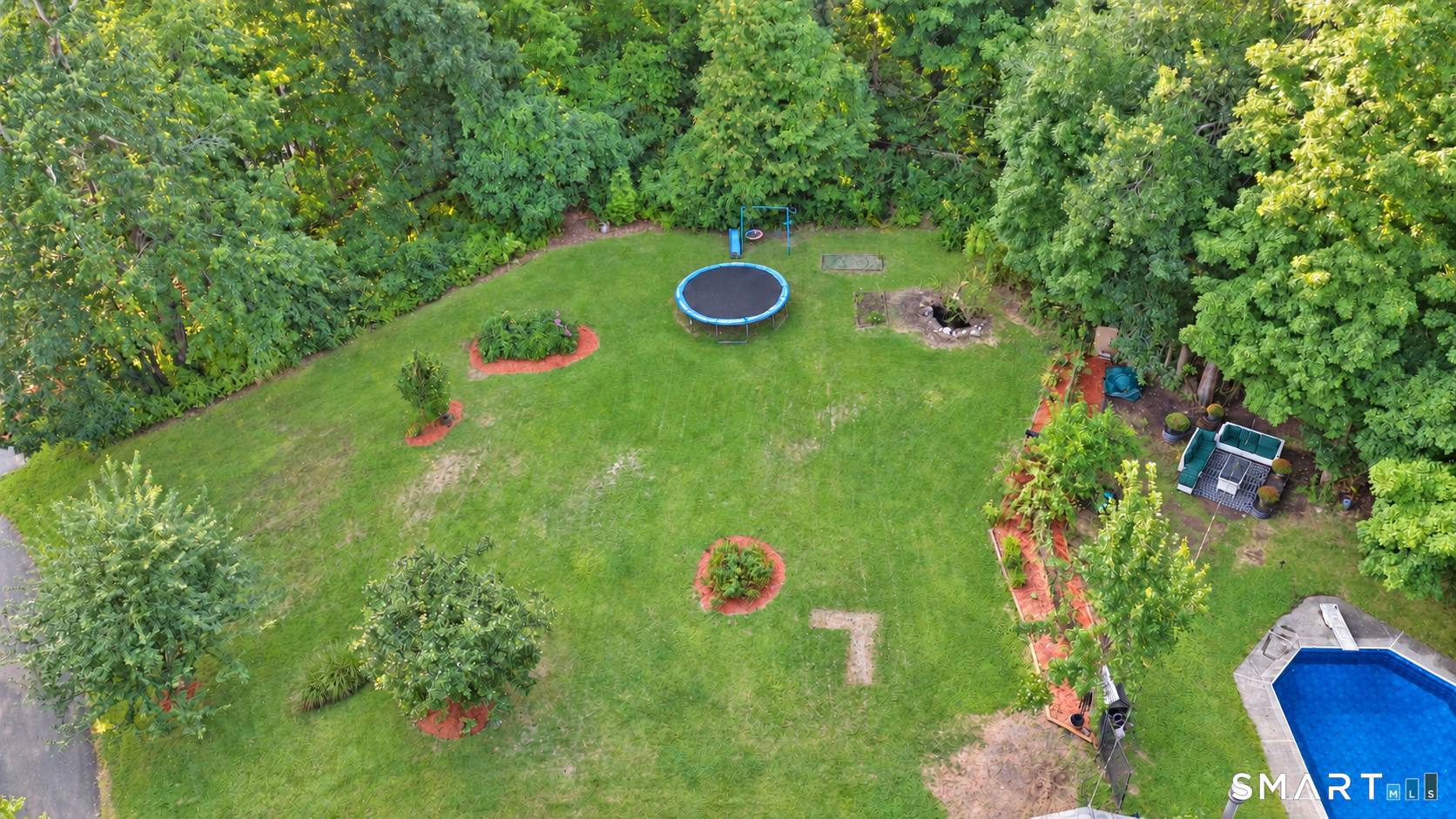 850 Litchfield Turnpike Property Photo 37