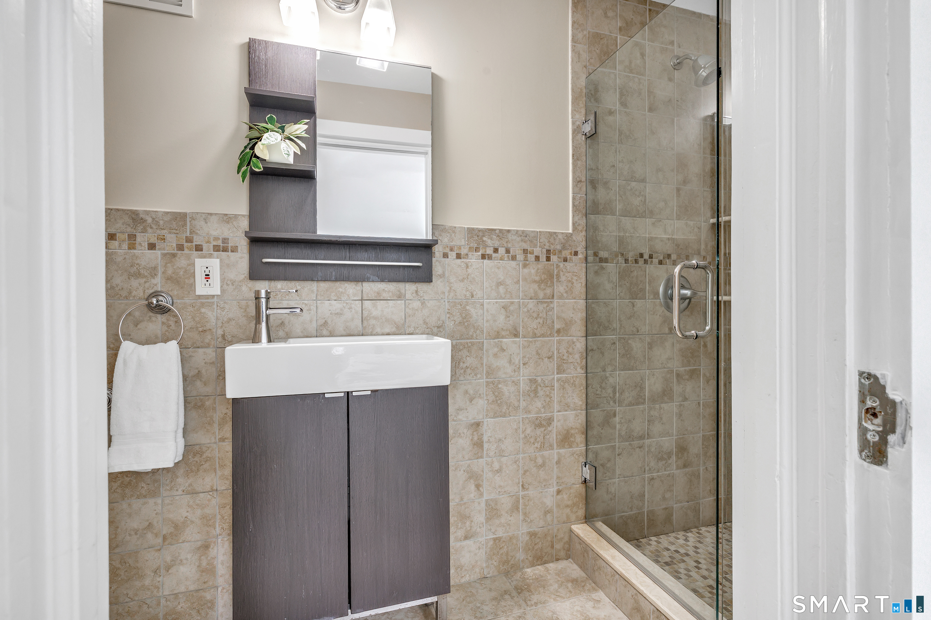 1 Maplewood Avenue Property Photo 11