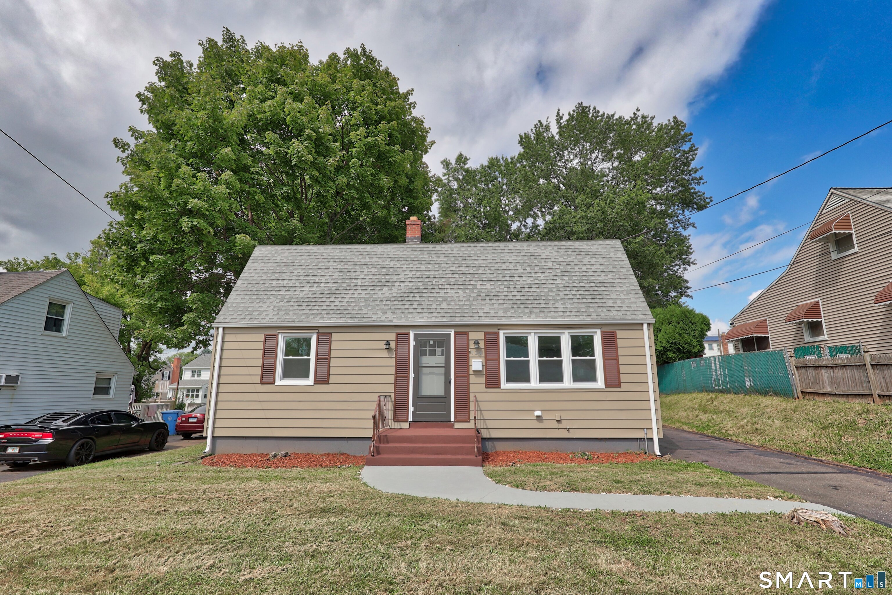 124 Mansfield Avenue Property Photo 1
