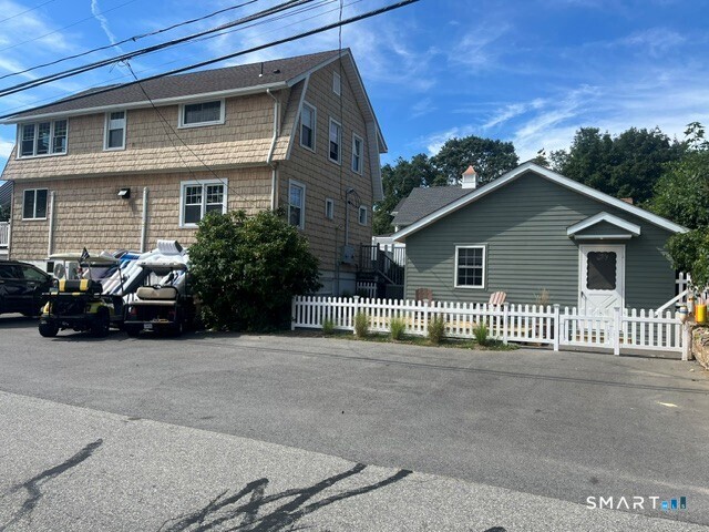 35 Nehantic Drive Property Photo 6