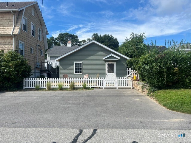 35 Nehantic Drive Property Photo 8