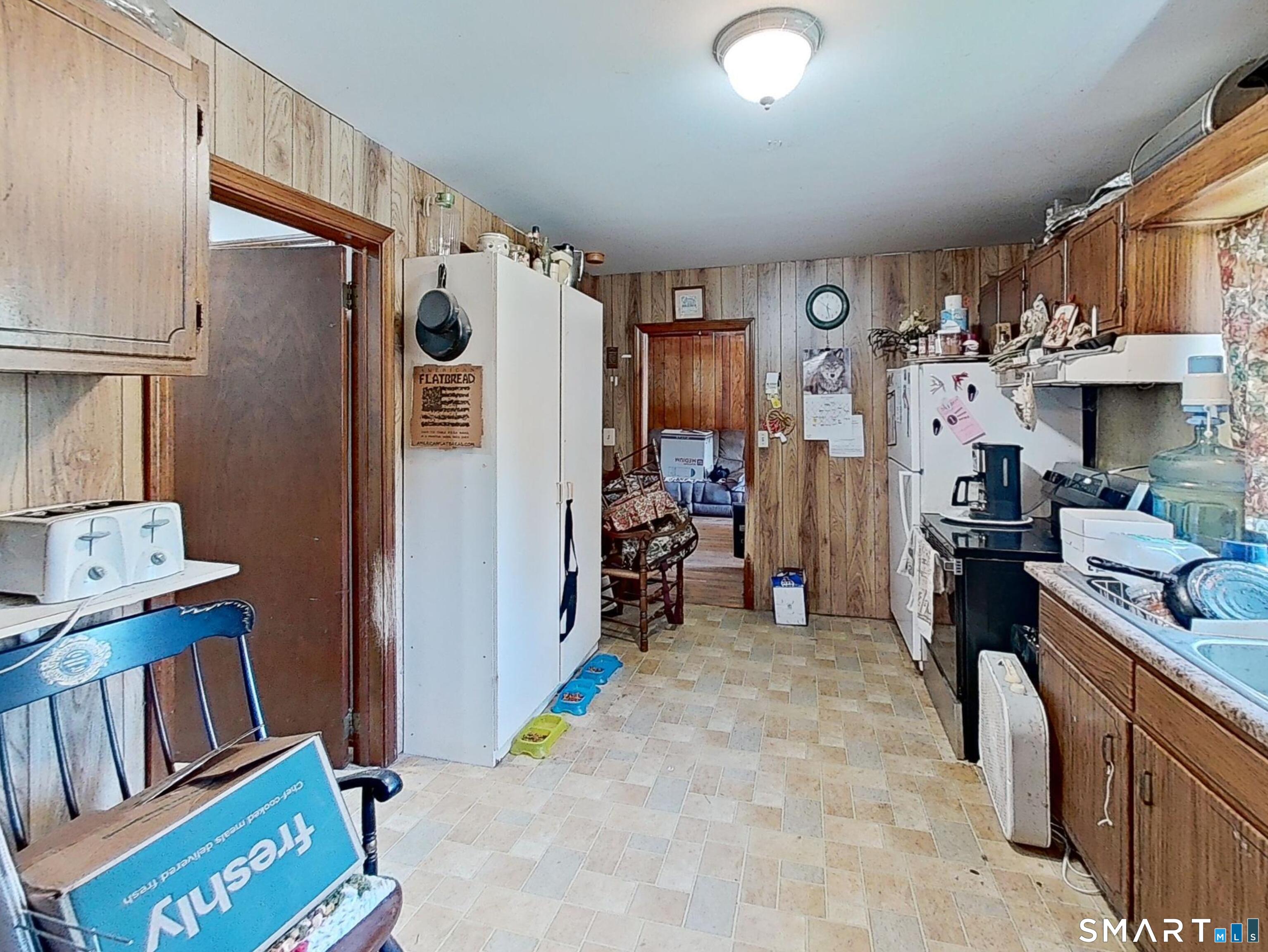 737 Litchfield Turnpike Property Photo 3