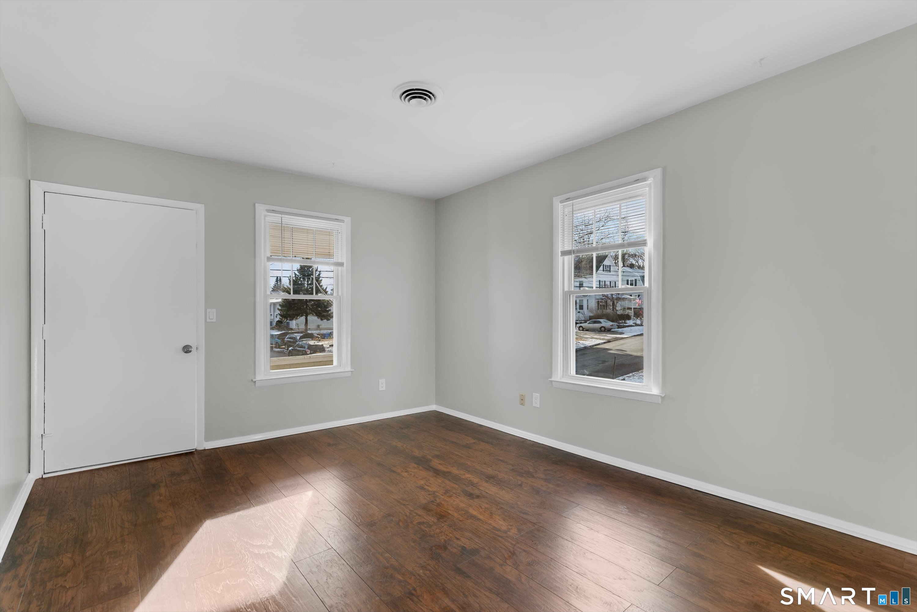 40 West 2 Street Property Photo 17