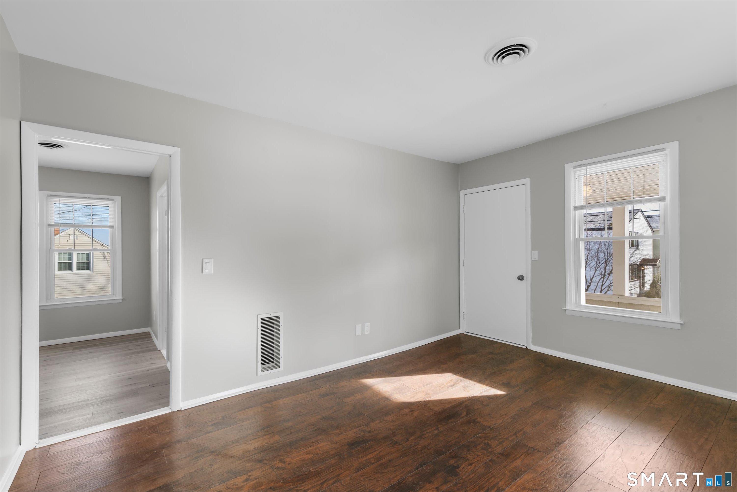 40 West 2 Street Property Photo 18