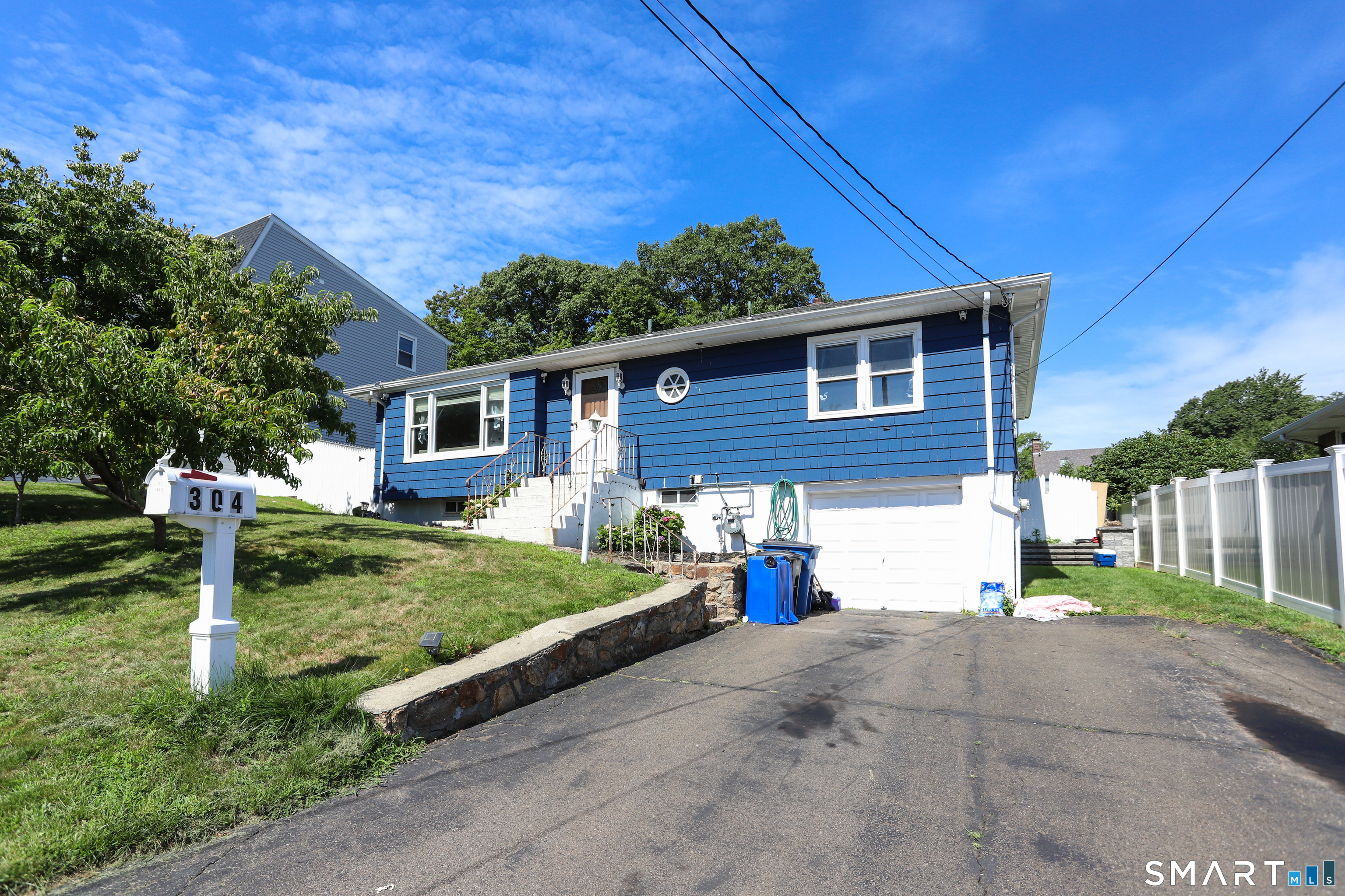 304 Summit Street Property Photo 2