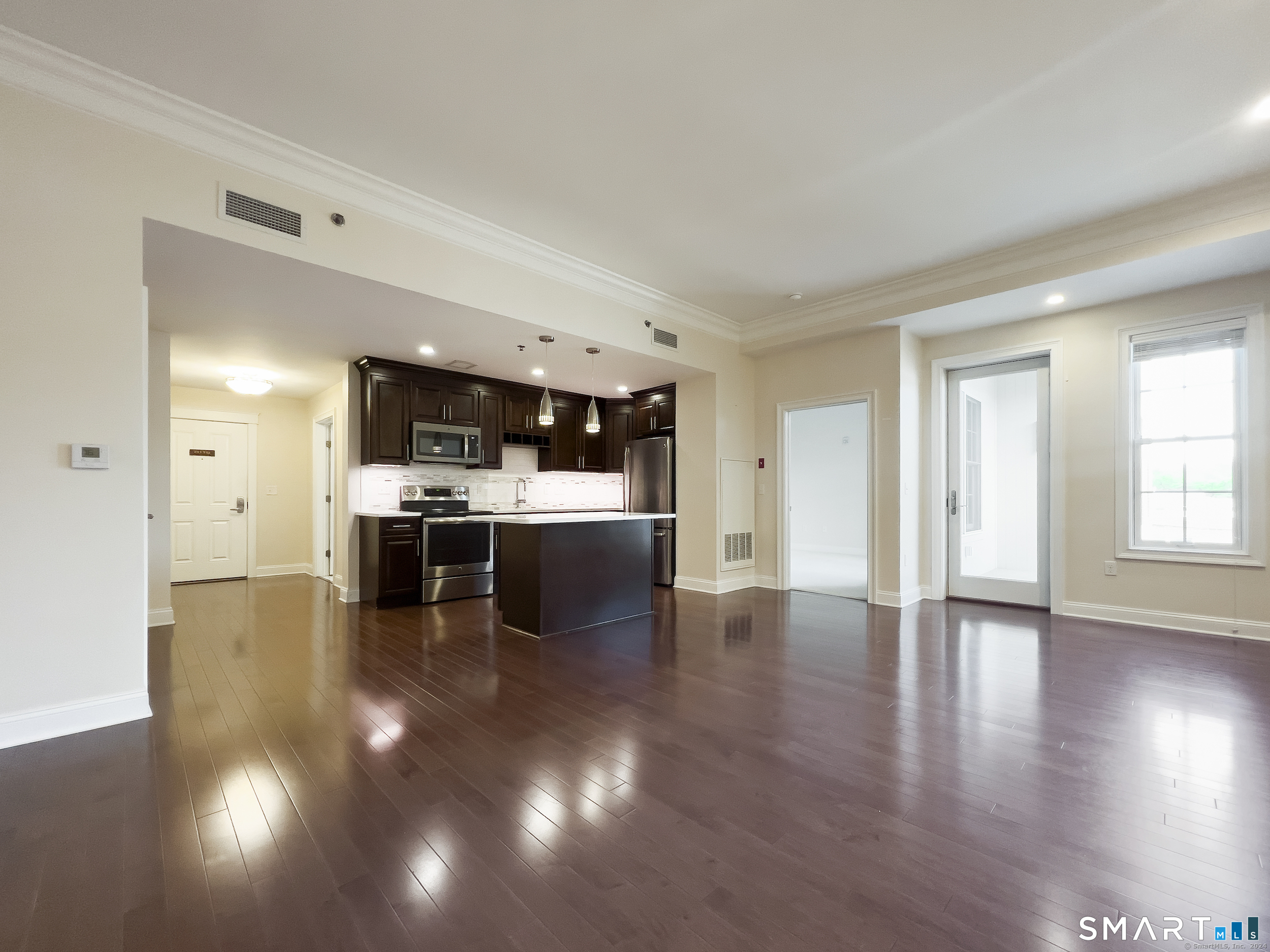 11 South Main 11 Street Property Photo 6
