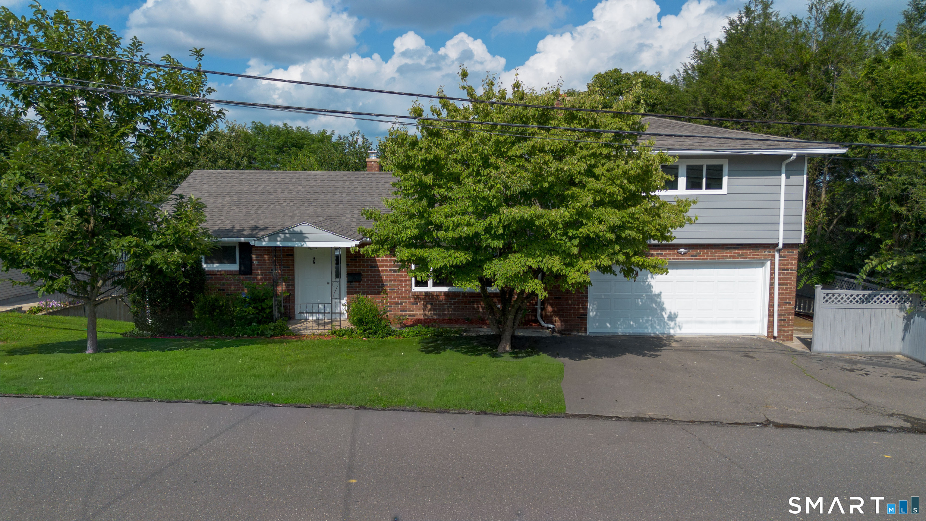 81 Esther Avenue Property Photo 1