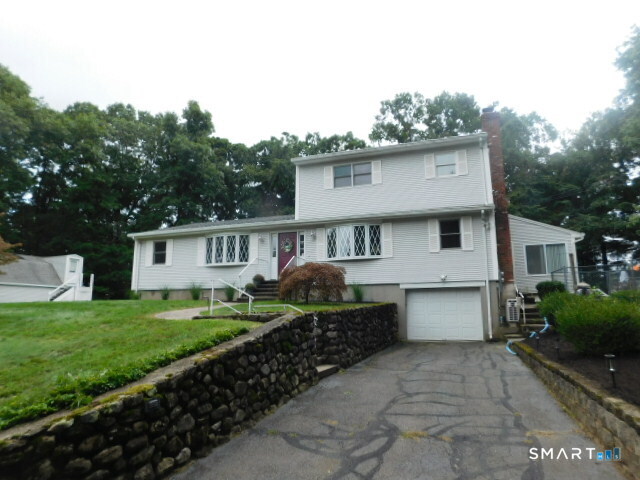 12 Rozum Circle Property Photo 5