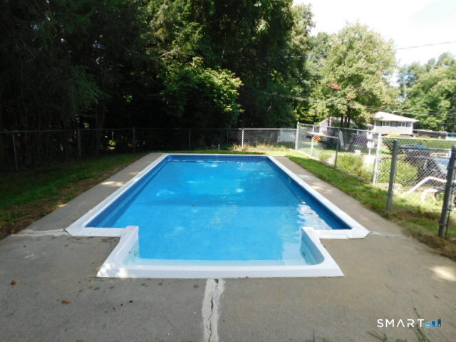 12 Rozum Circle Property Photo 8