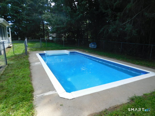 12 Rozum Circle Property Photo 9