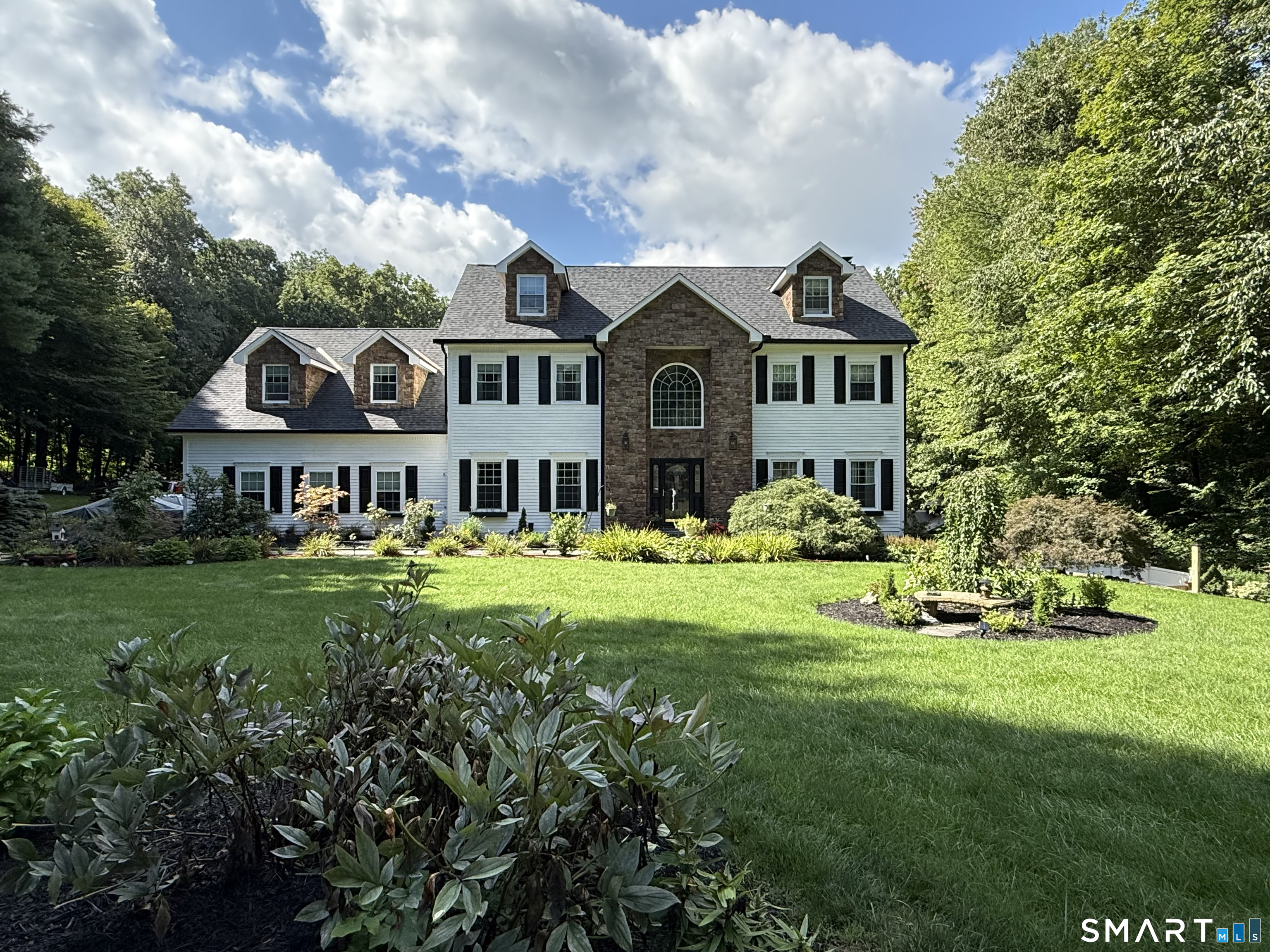 20 Bridle Path Trail Property Photo 1