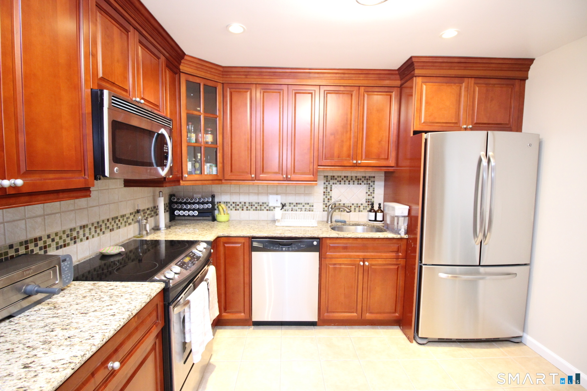 30 Maple Tree I Avenue Property Photo 7