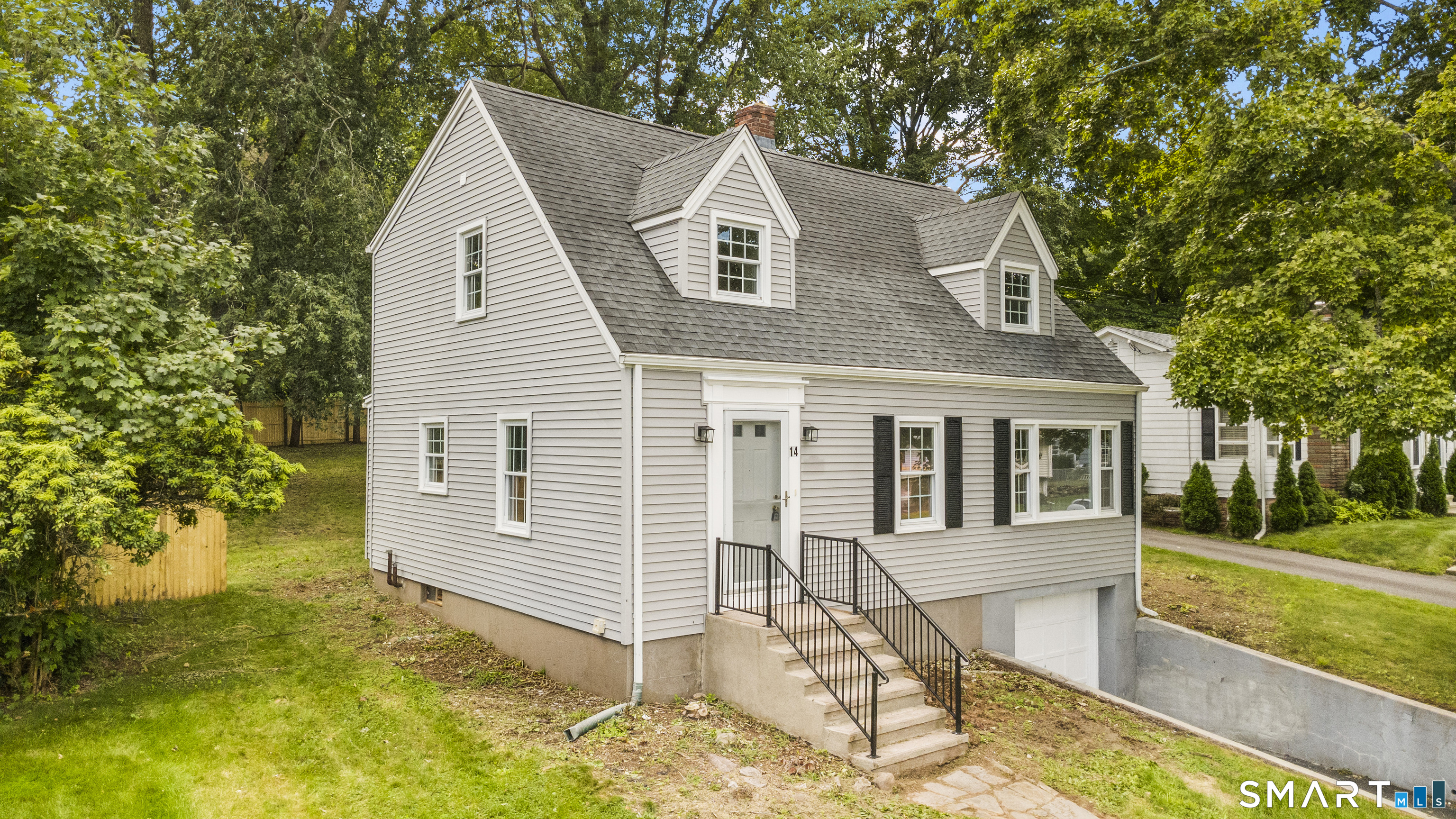 14 Ingleside Drive Property Photo 1