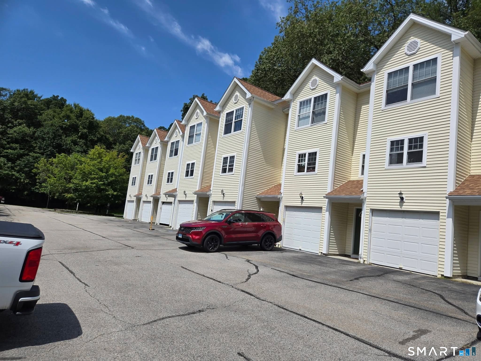 527 Thames West 61 Street Property Photo 2