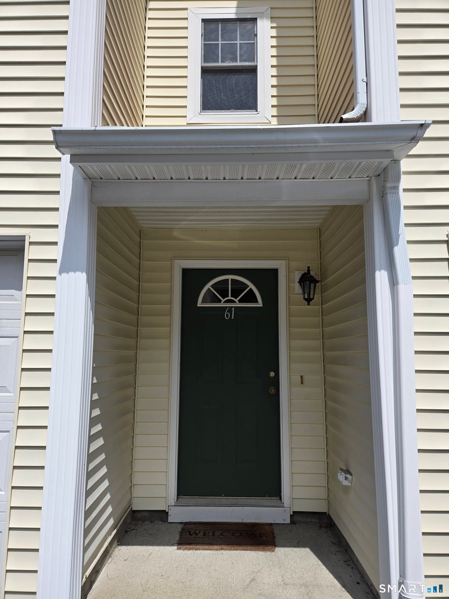 527 Thames West 61 Street Property Photo 3