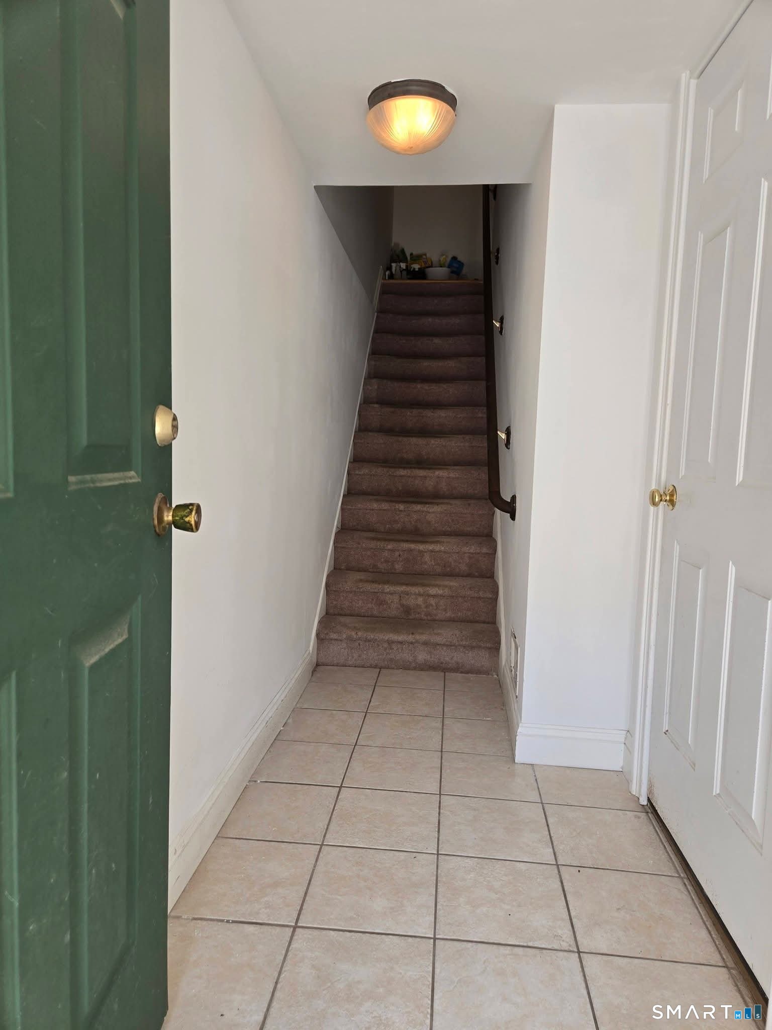 527 Thames West 61 Street Property Photo 4