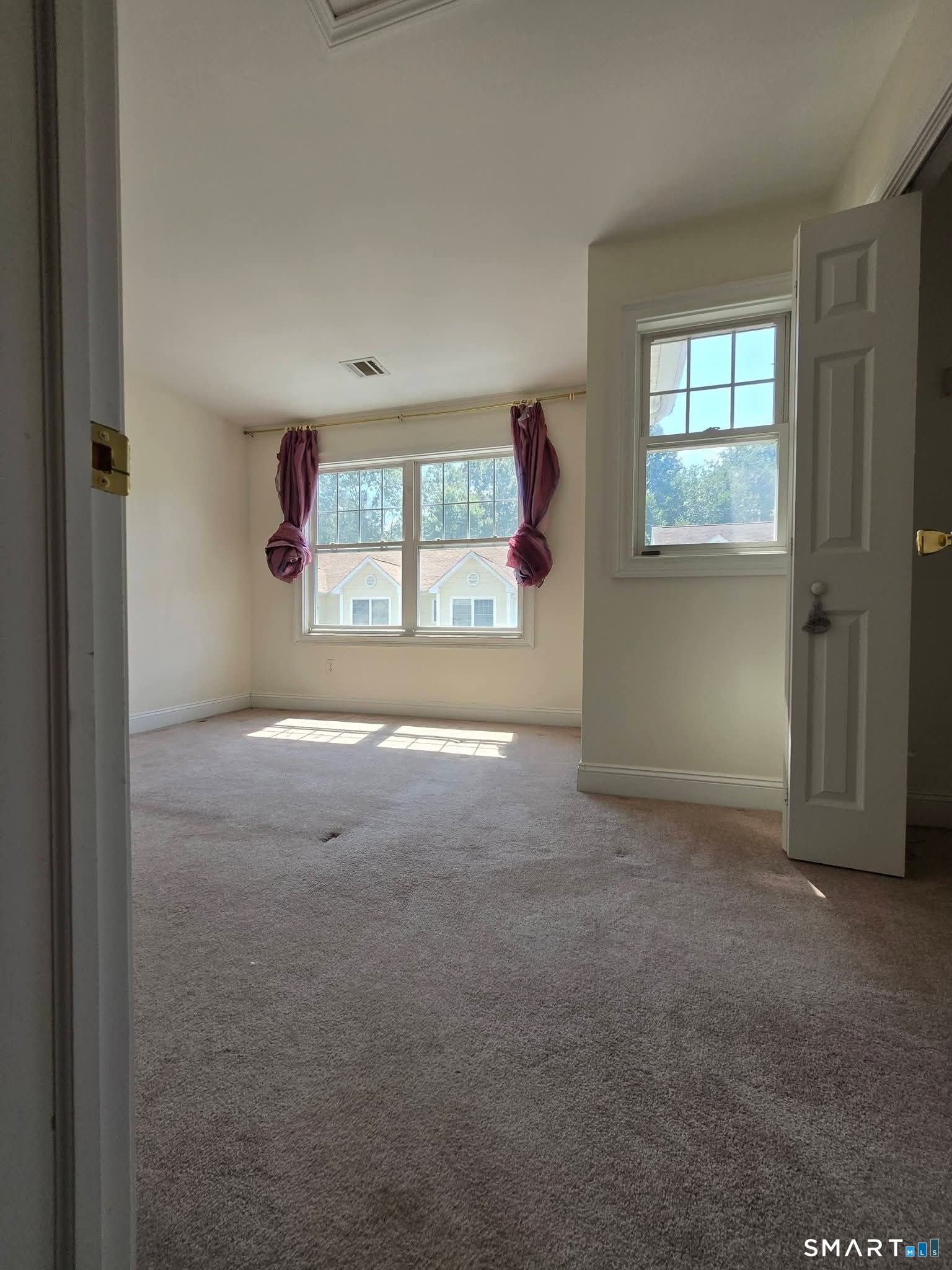 527 Thames West 61 Street Property Photo 12