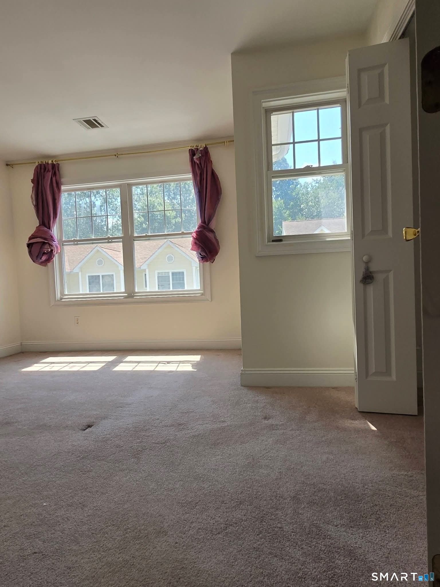 527 Thames West 61 Street Property Photo 13