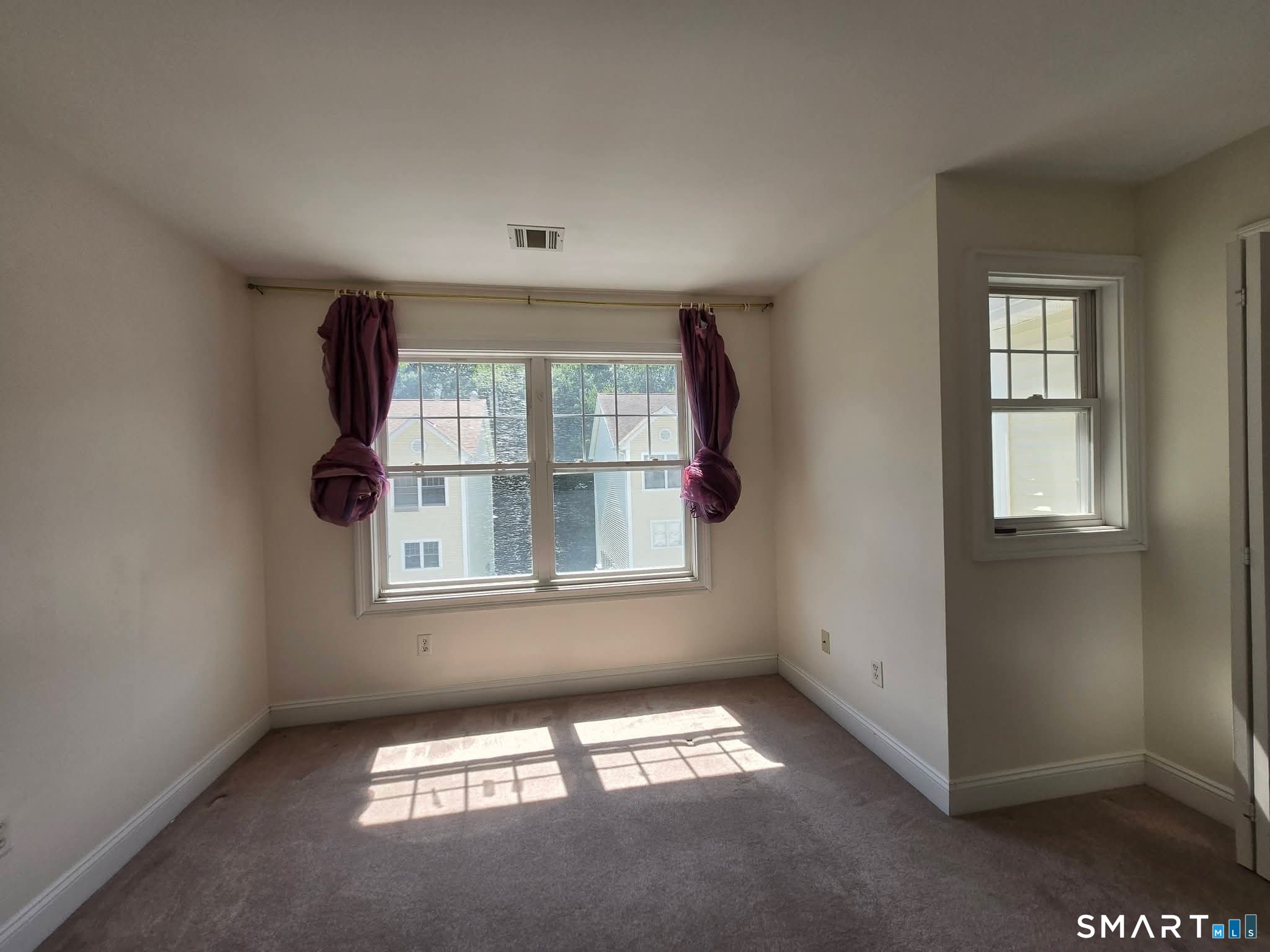 527 Thames West 61 Street Property Photo 16