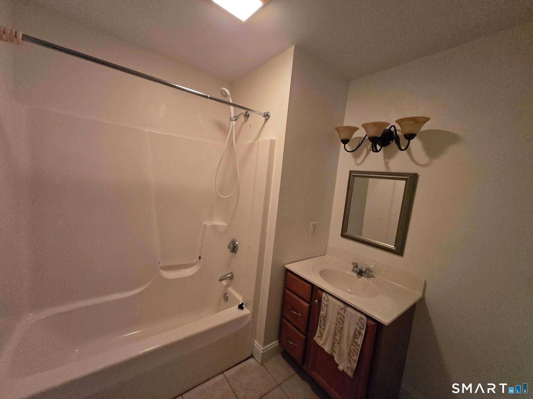 527 Thames West 61 Street Property Photo 24