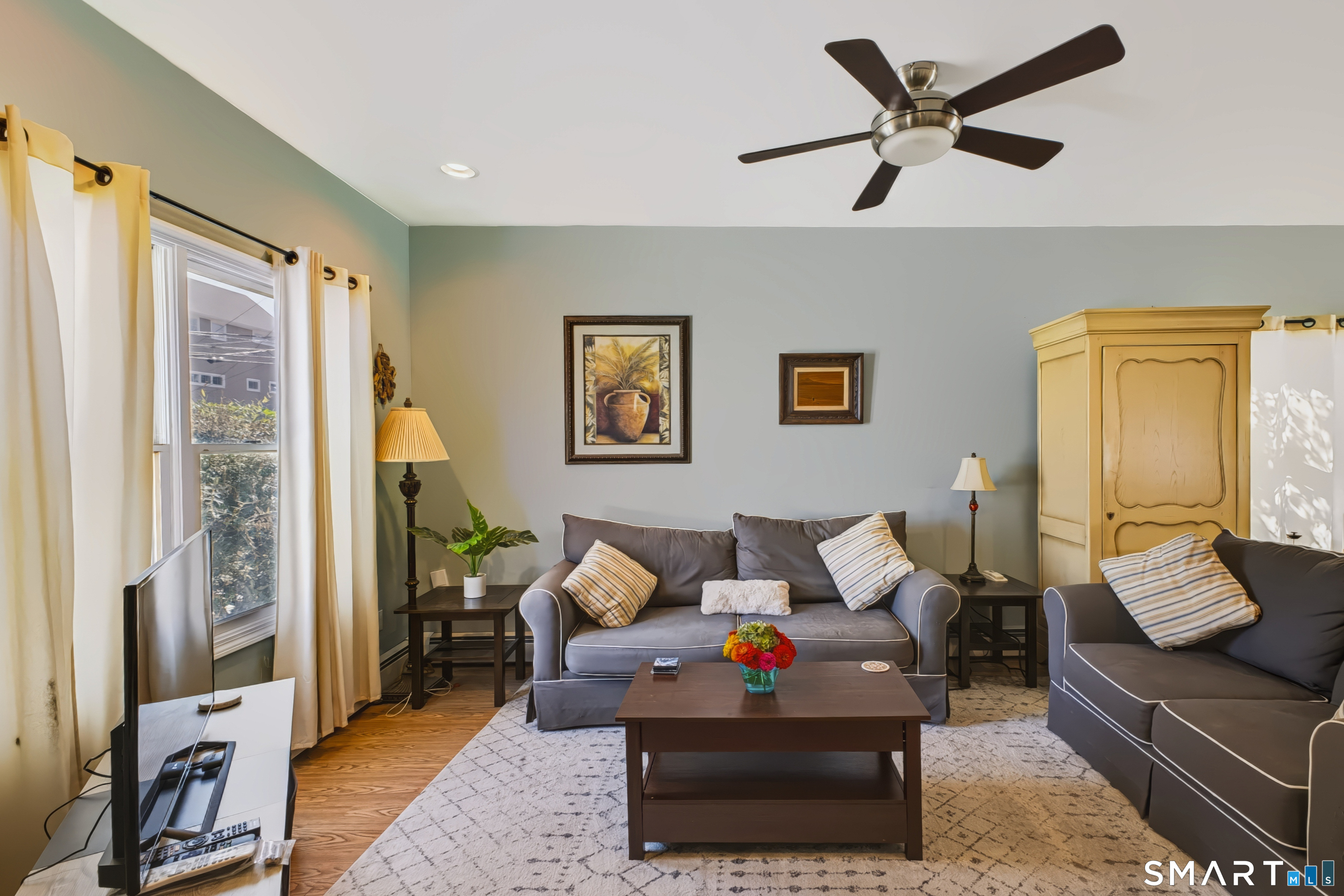 1058 East Broadway Avenue Property Photo 9