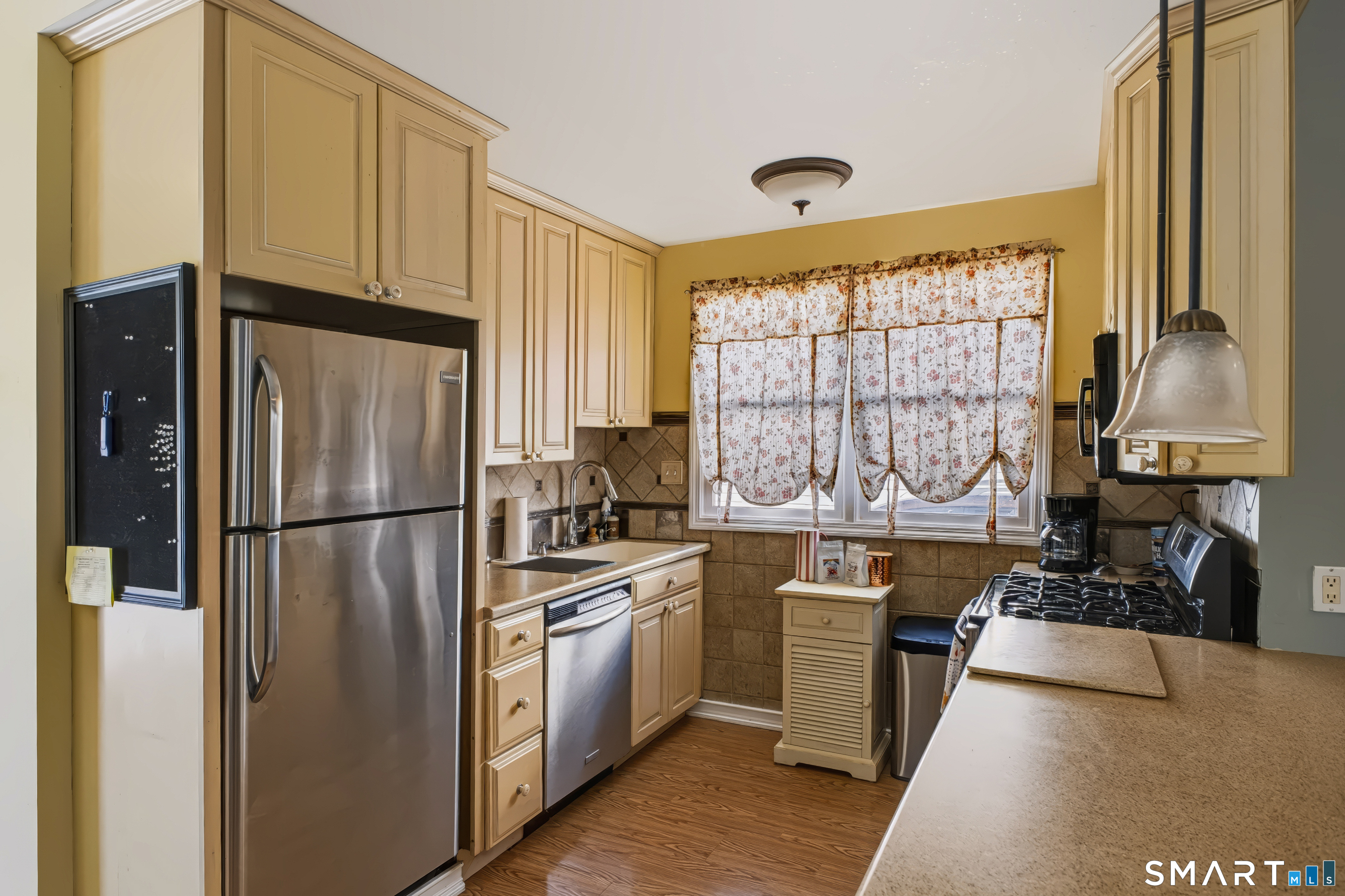 1058 East Broadway Avenue Property Photo 13