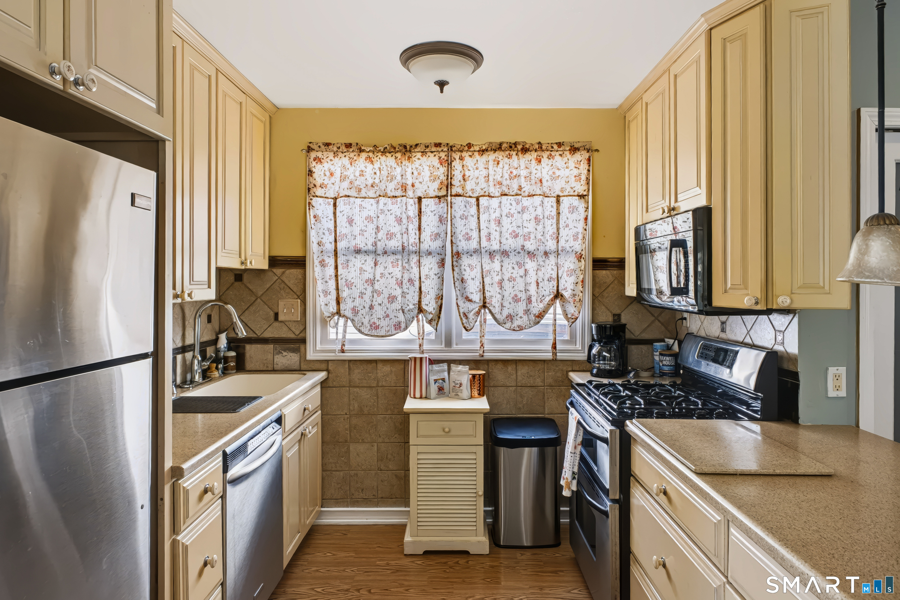 1058 East Broadway Avenue Property Photo 15