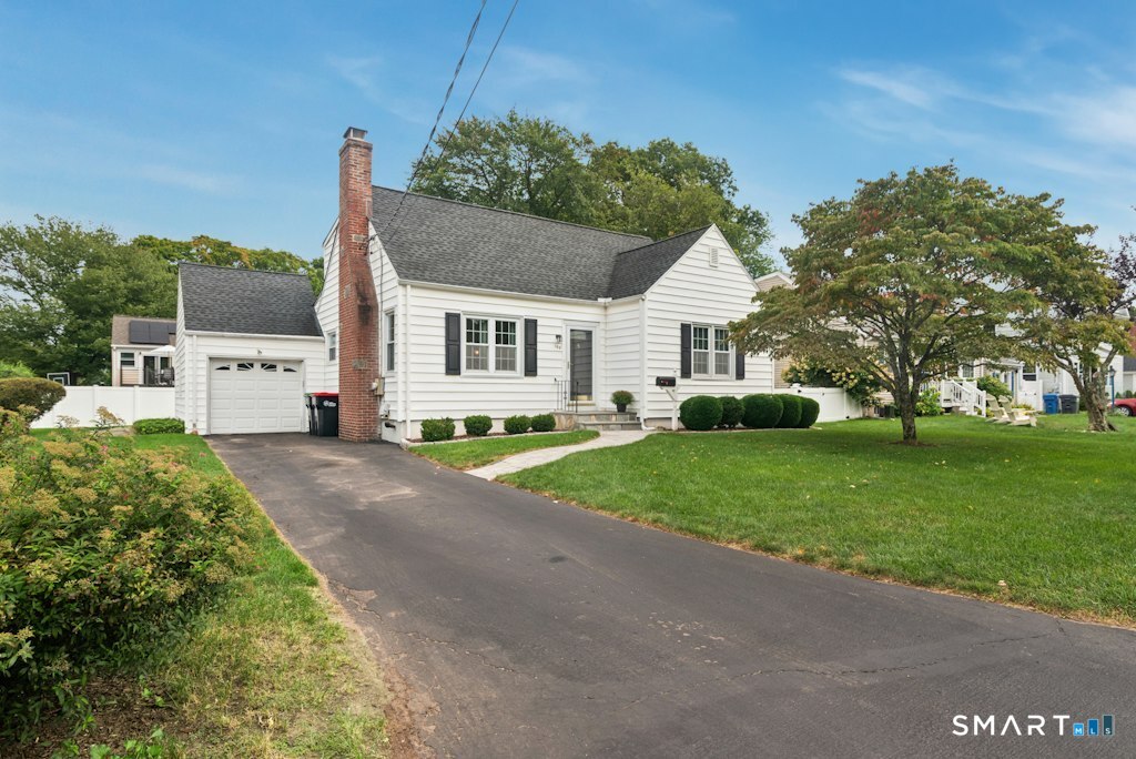 100 Flint Street Property Photo 1