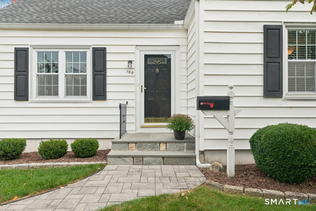 100 Flint Street Property Photo 3
