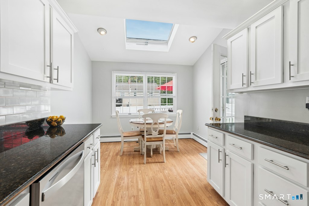 100 Flint Street Property Photo 9