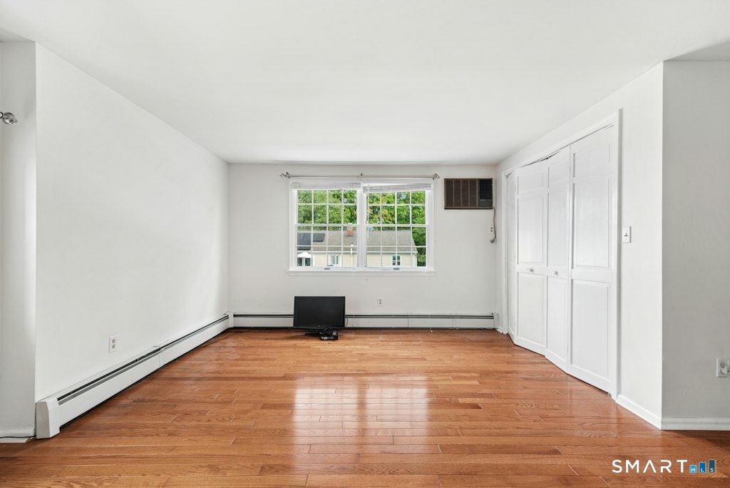 100 Flint Street Property Photo 15