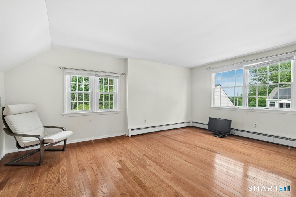 100 Flint Street Property Photo 16