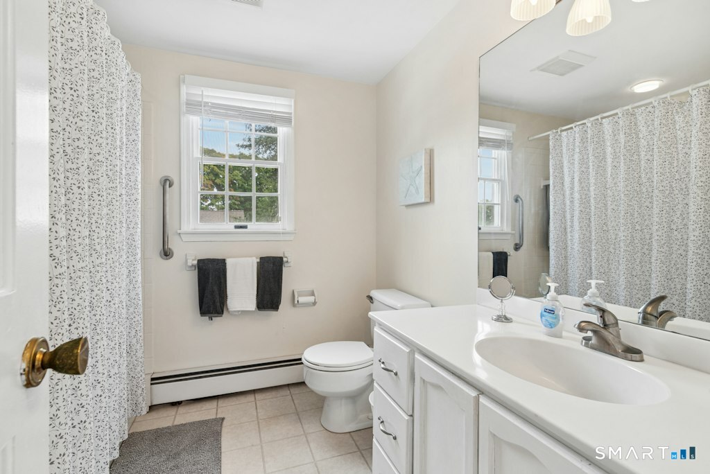100 Flint Street Property Photo 17